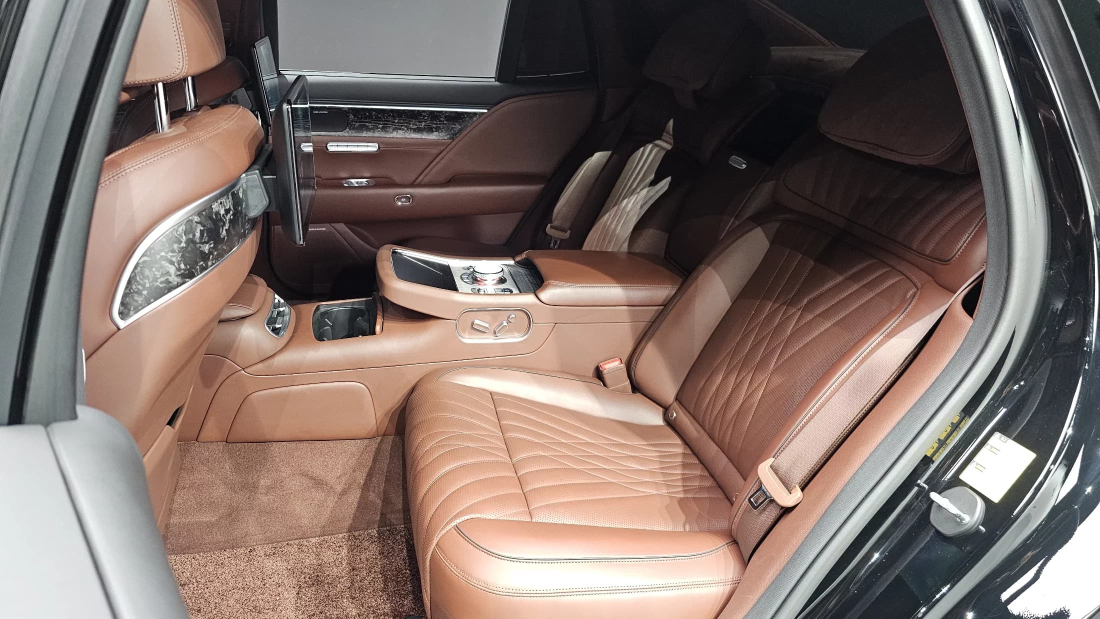 Genesis G90 Gasoline 3.5 Turbo AWD, 2022 г. 81692 км. — фото 12