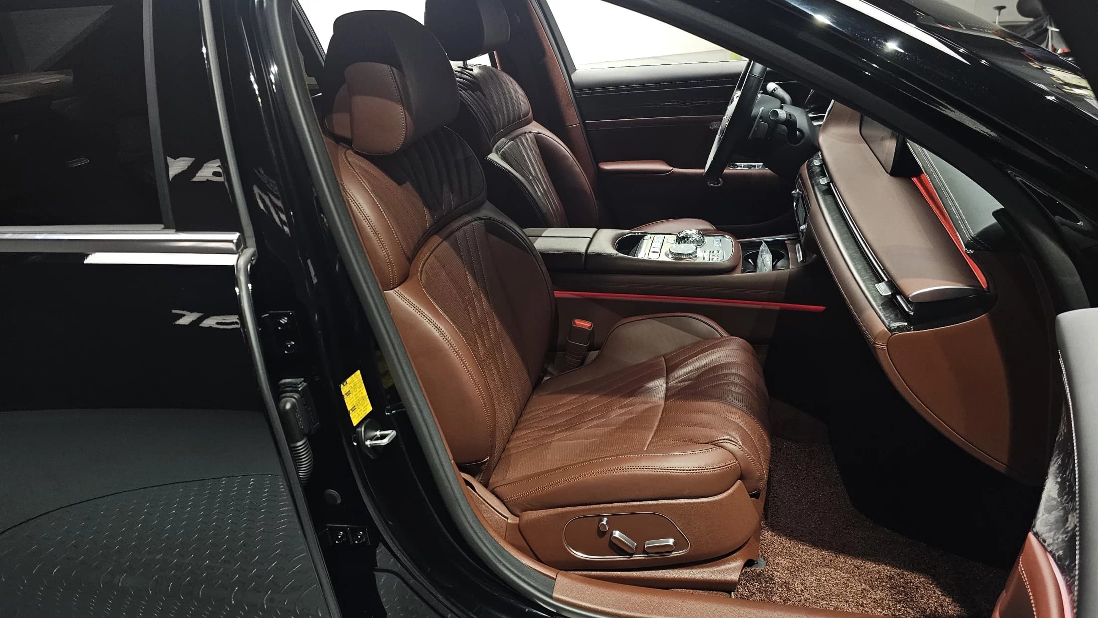 Genesis G90 Gasoline 3.5 Turbo AWD, 2022 г. 81692 км. — фото 10