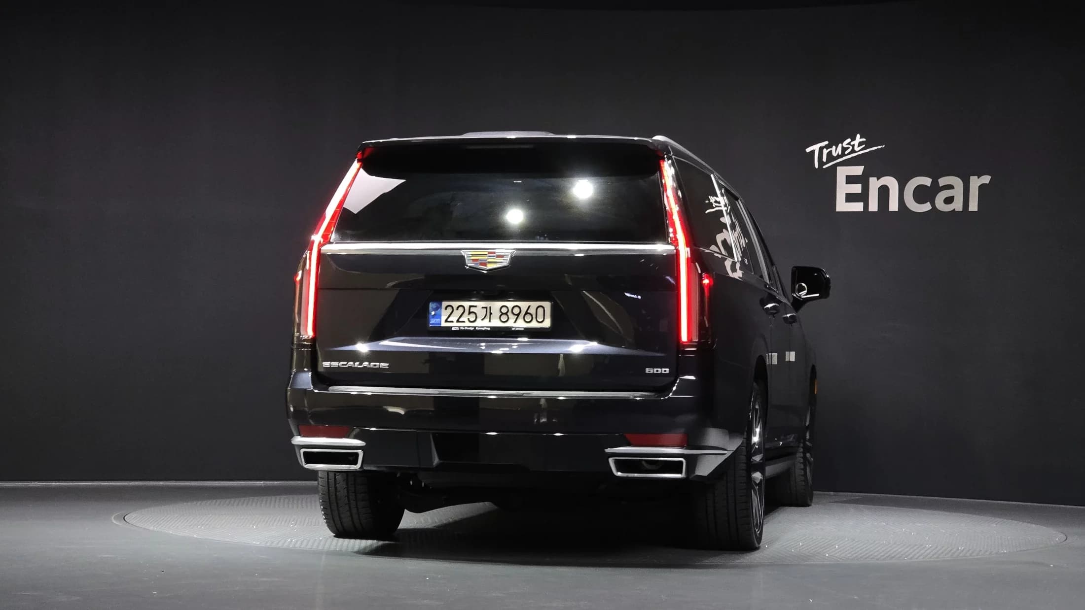 Cadillac Escalade 6.2 ESV ESV Premium Luxury Platinum, 2022 г. 80067 км. — фото 4