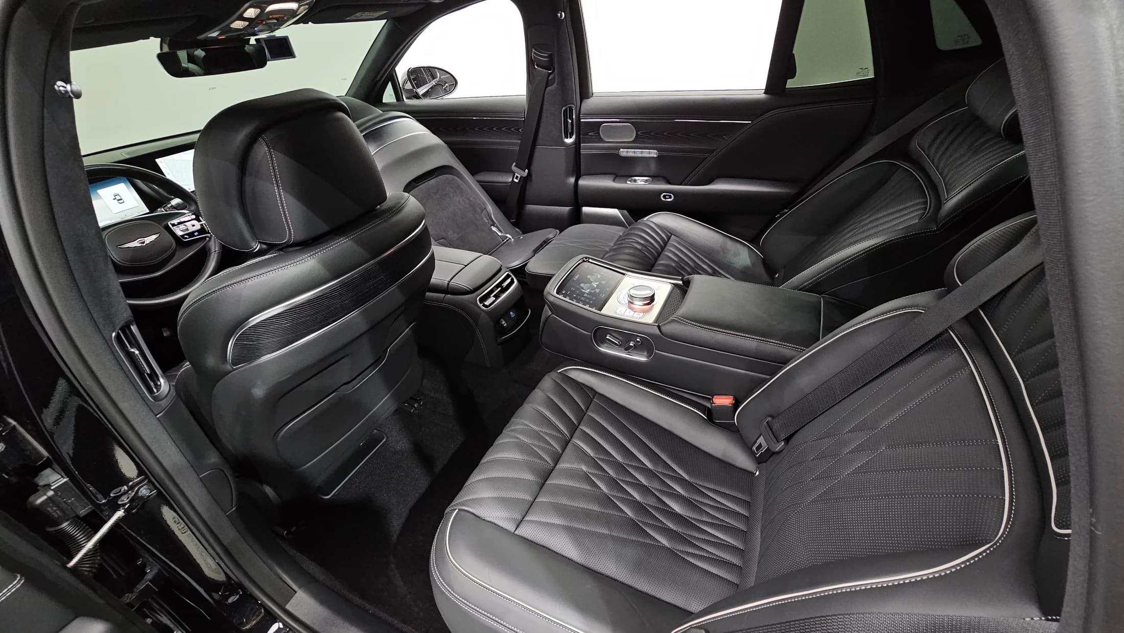 Genesis G90 Gasoline 3.5 Turbo AWD, 2022 г. 56871 км. — фото 16