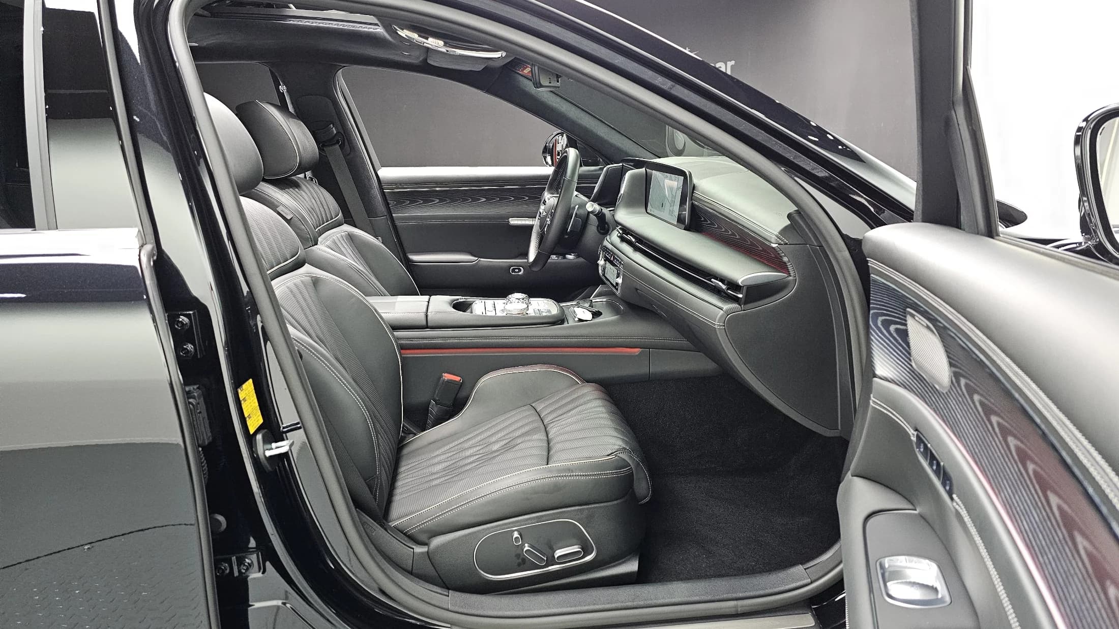 Genesis G90 Gasoline 3.5 Turbo AWD, 2022 г. 56871 км. — фото 10