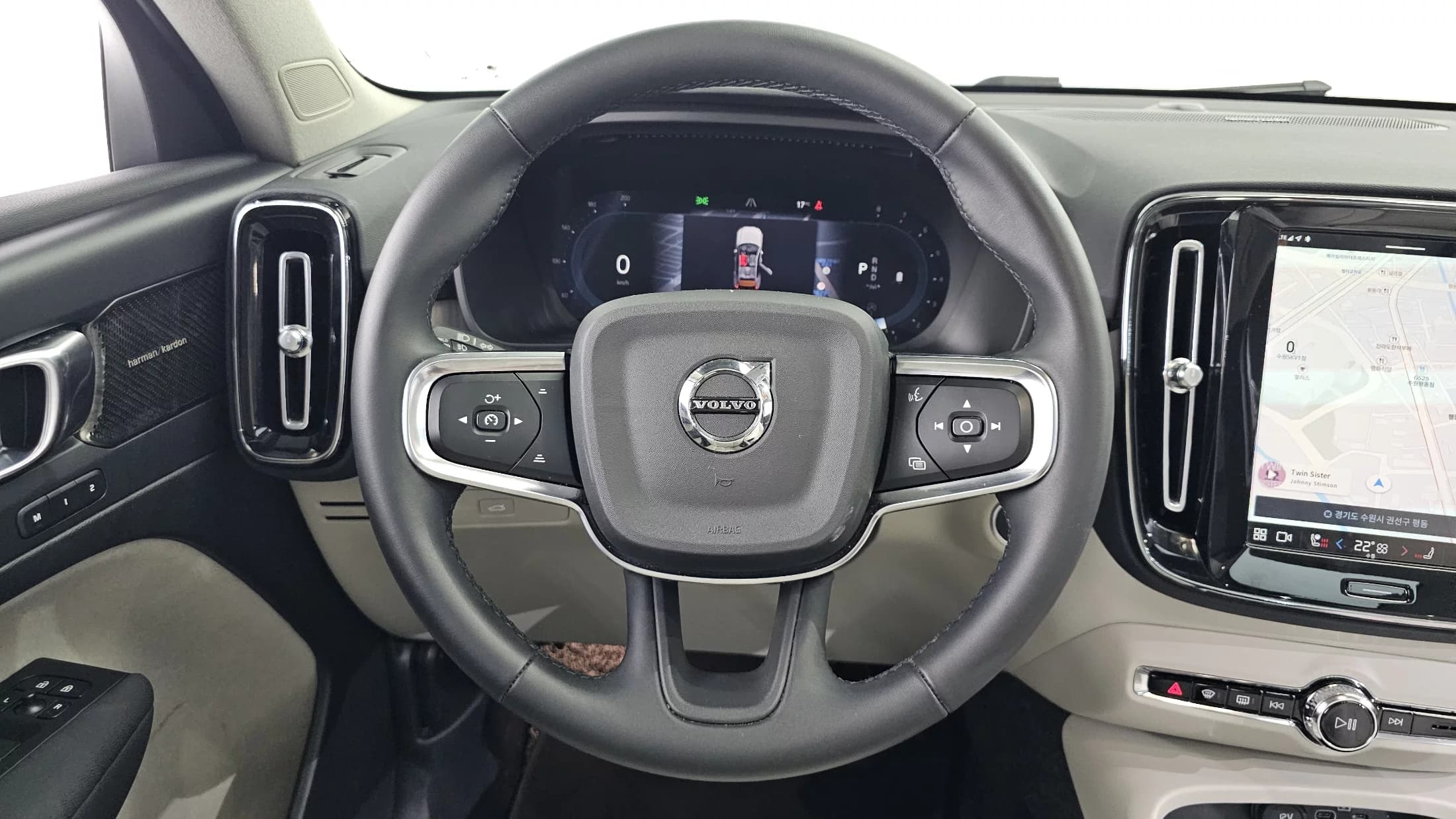Volvo XC40 B4 Ultimate Bright, 2022 г. 31338 км. — фото 13