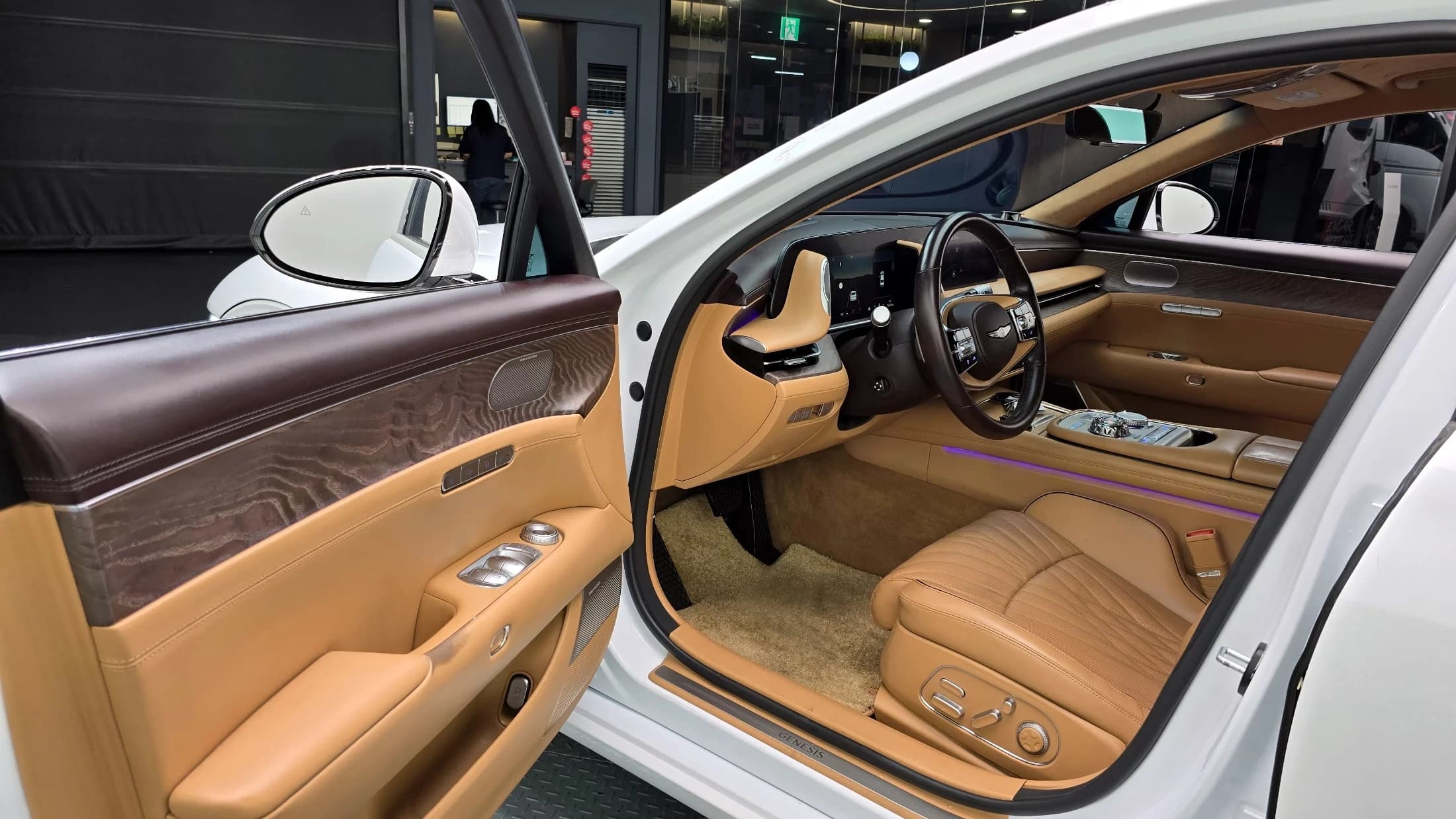 Genesis G90 Gasoline 3.5 Turbo AWD, 2022 г. 76637 км. — фото 11