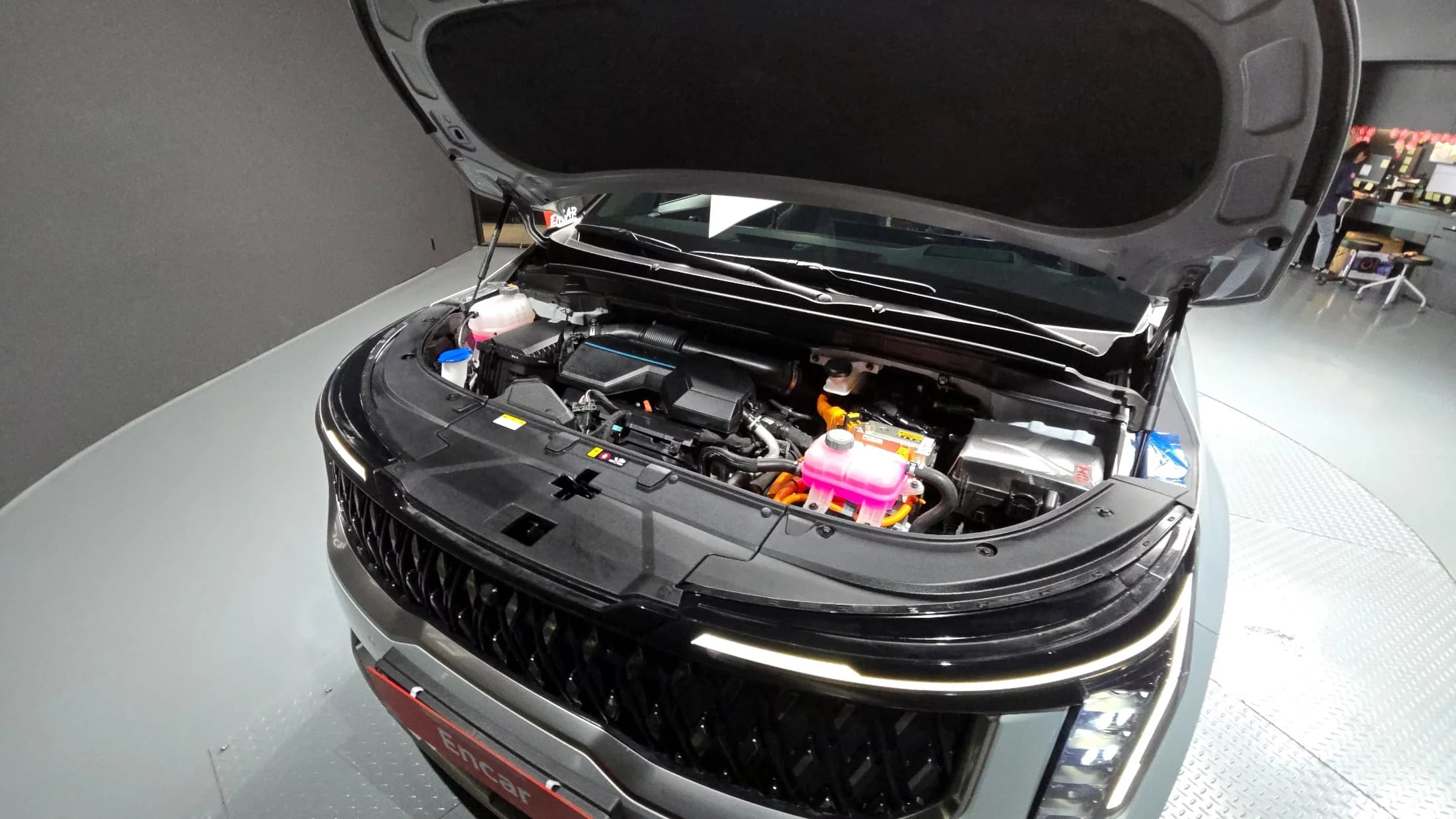 Kia Carnival HEV 9seater Nobless, гибрид, 2024 г. 15711 км. — фото 6