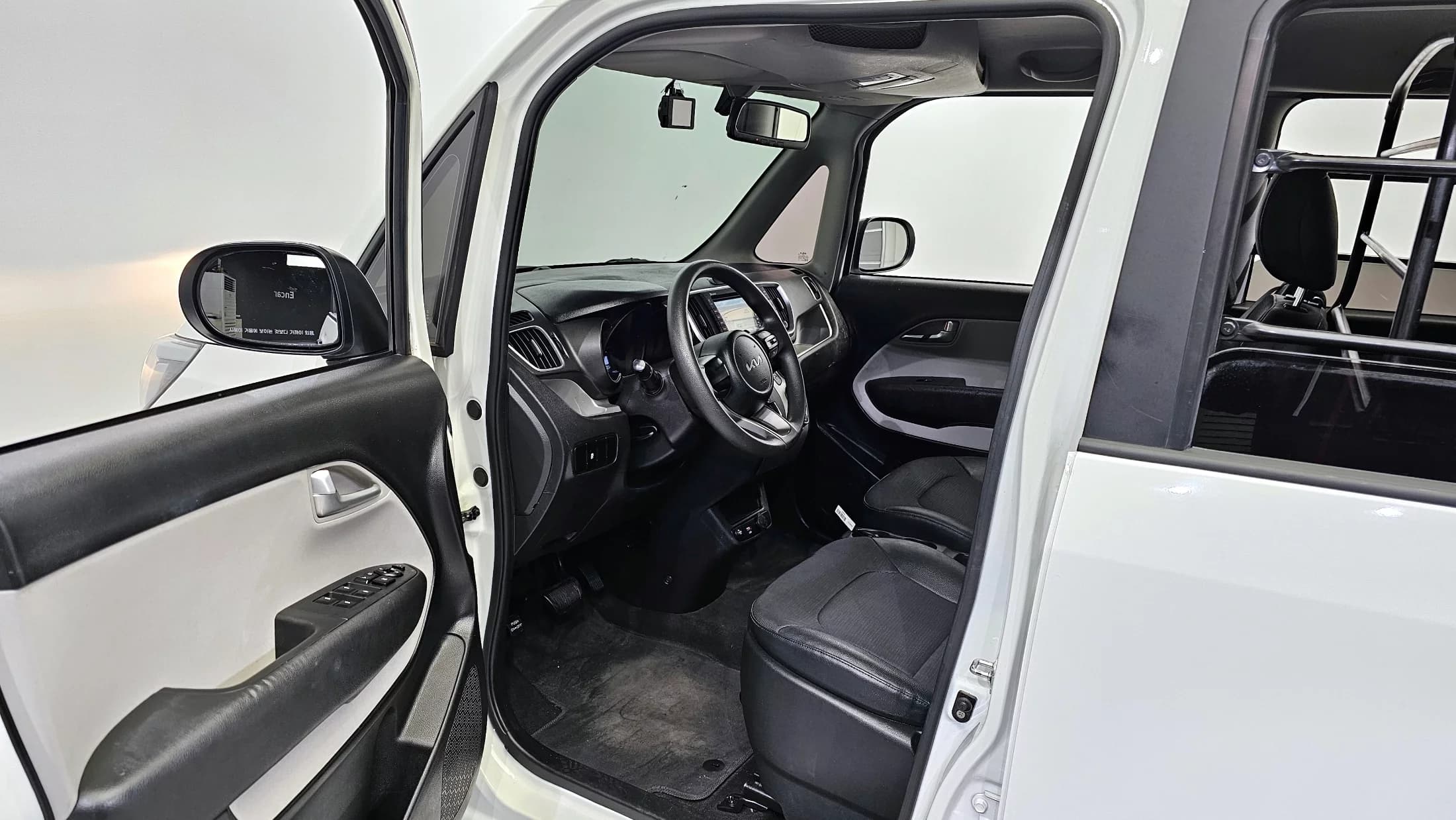 Kia RAY Van Prestige, 2022 г. 43784 км. — фото 10