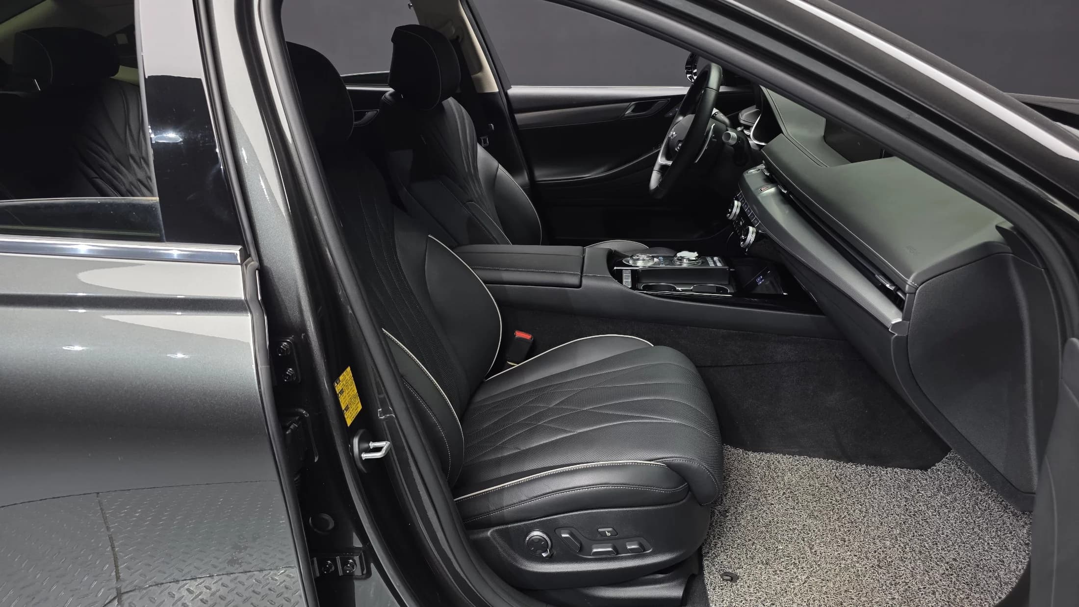 Genesis G80 Gasoline 2.5 Turbo AWD, 2023 г. 33622 км. — фото 11