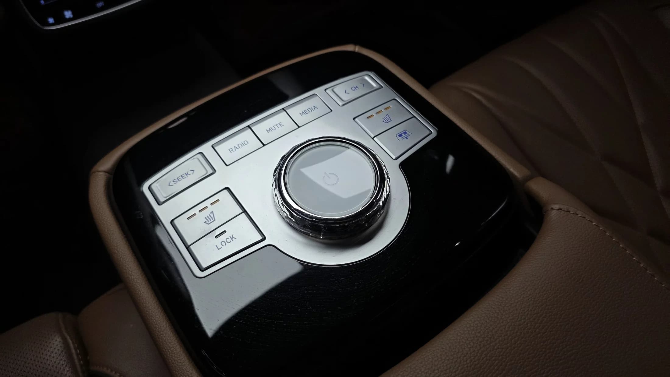 Genesis G80 Gasoline 2.5 Turbo AWD, 2023 г. 16216 км. — фото 18