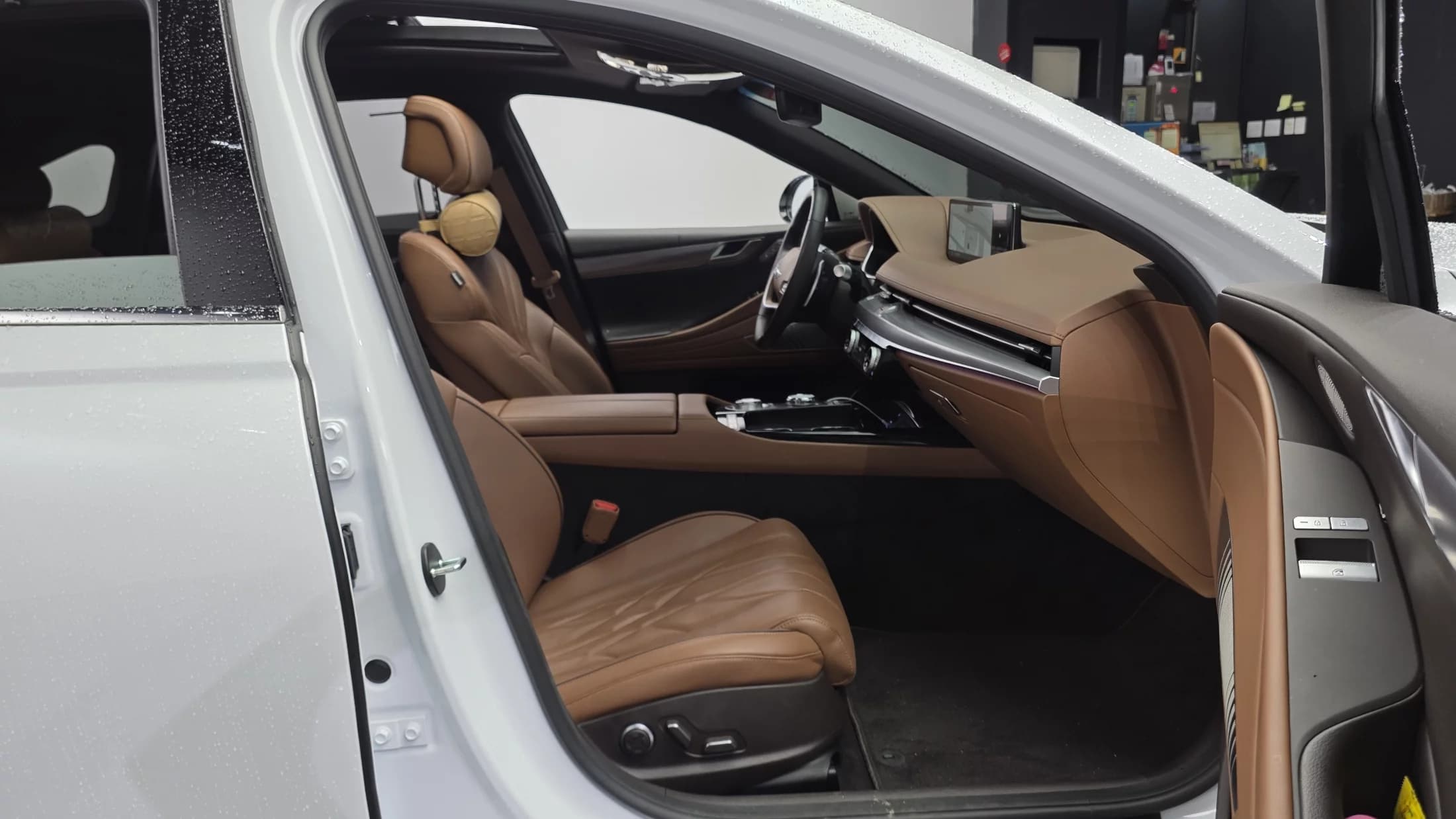 Genesis G80 Gasoline 2.5 Turbo AWD, 2023 г. 16216 км. — фото 10