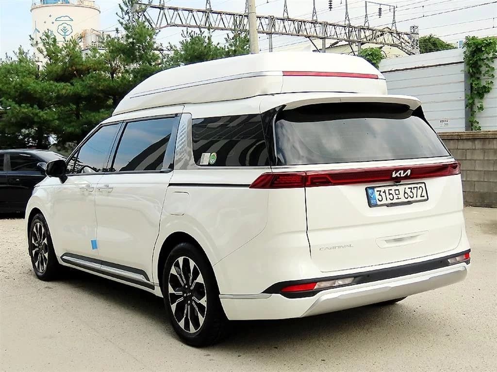 Kia Carnival 9-Seater Hi-Limousine Signature, 2021 г. 87860 км. — фото 3