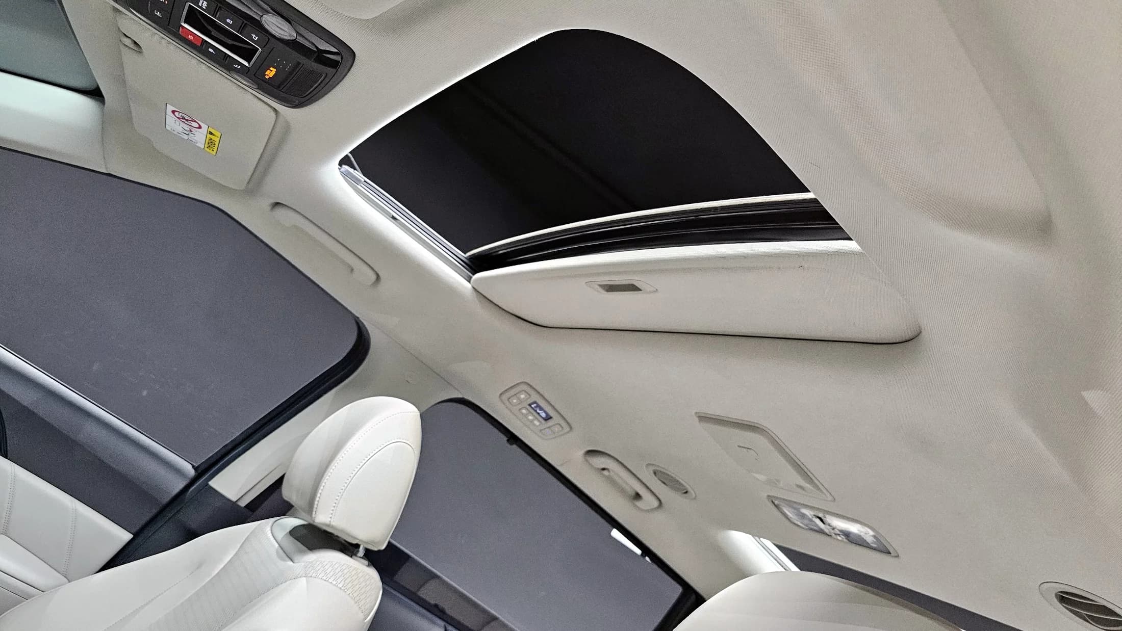 Kia Carnival Gasoline 9-Seater Signature, 2022 г. 62991 км. — фото 19
