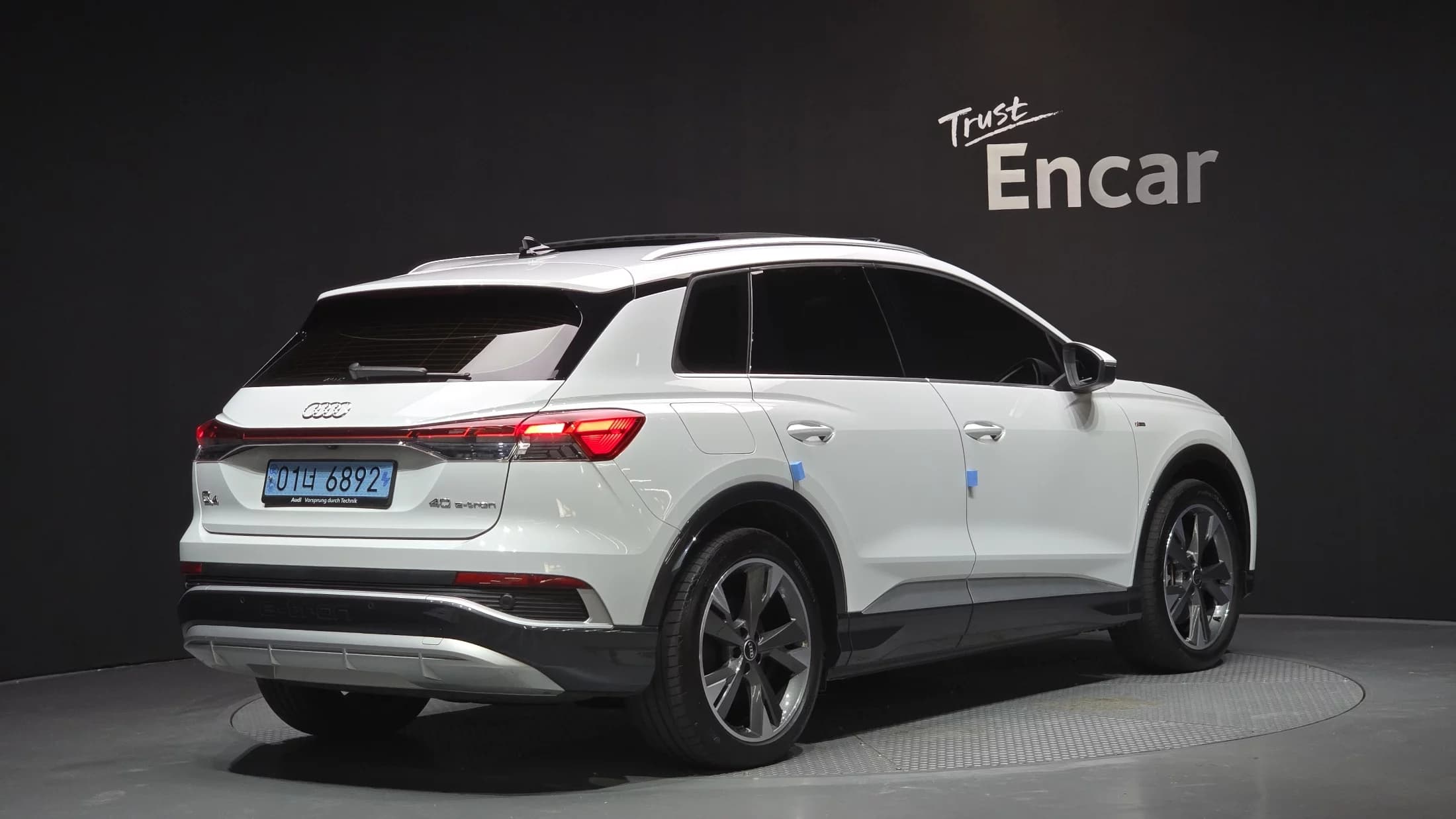Audi Q4 e-tron 40 Premium, электромобиль, 2023 г. 48587 км. — фото 2