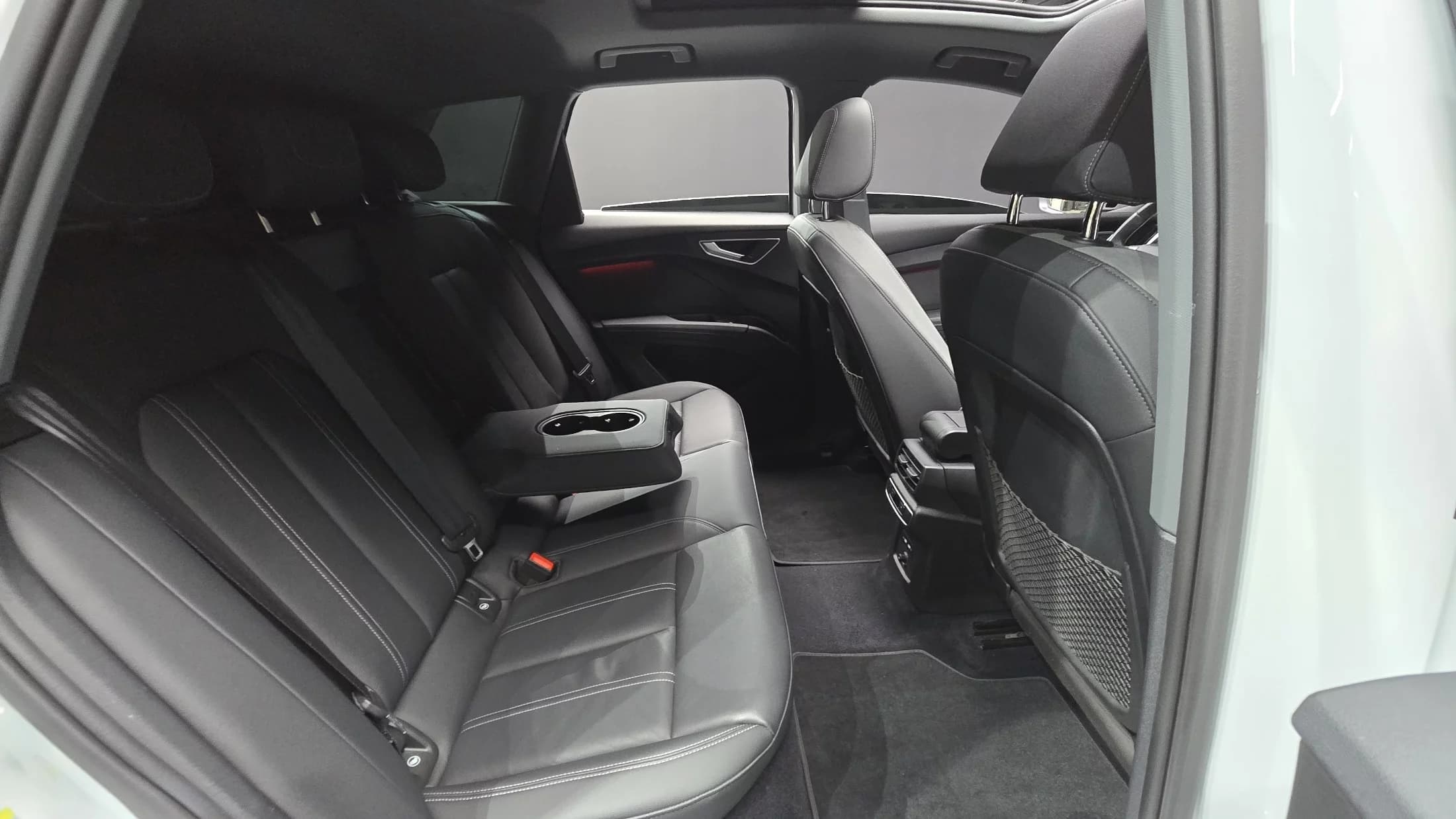 Audi Q4 e-tron 40 Premium, электромобиль, 2023 г. 48587 км. — фото 12