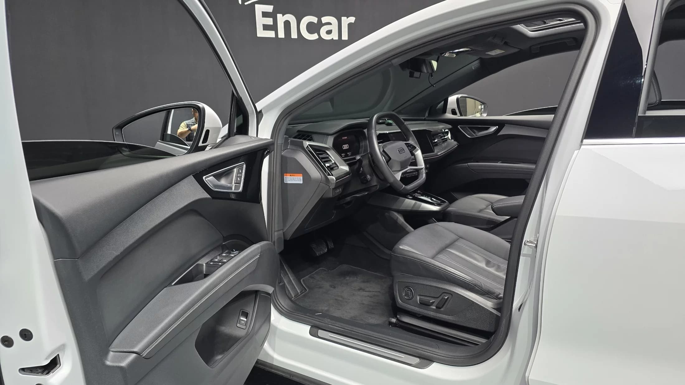 Audi Q4 e-tron 40 Premium, электромобиль, 2023 г. 48587 км. — фото 10