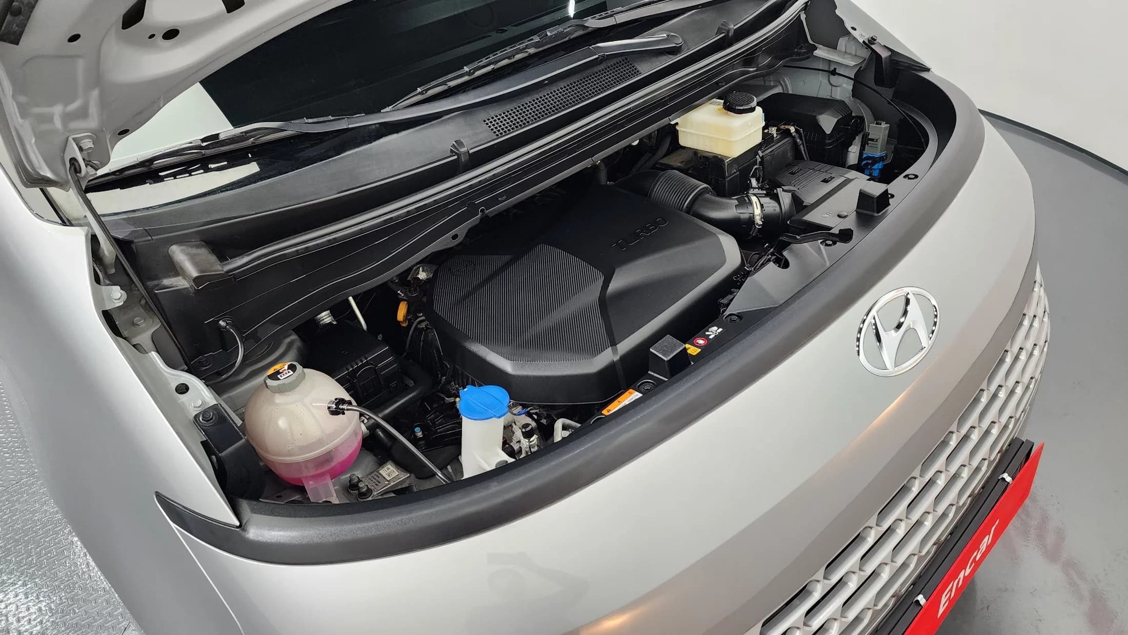 Hyundai Staria 4WD Tourer 9-Seater Modern, 2023 г. 52302 км. — фото 6