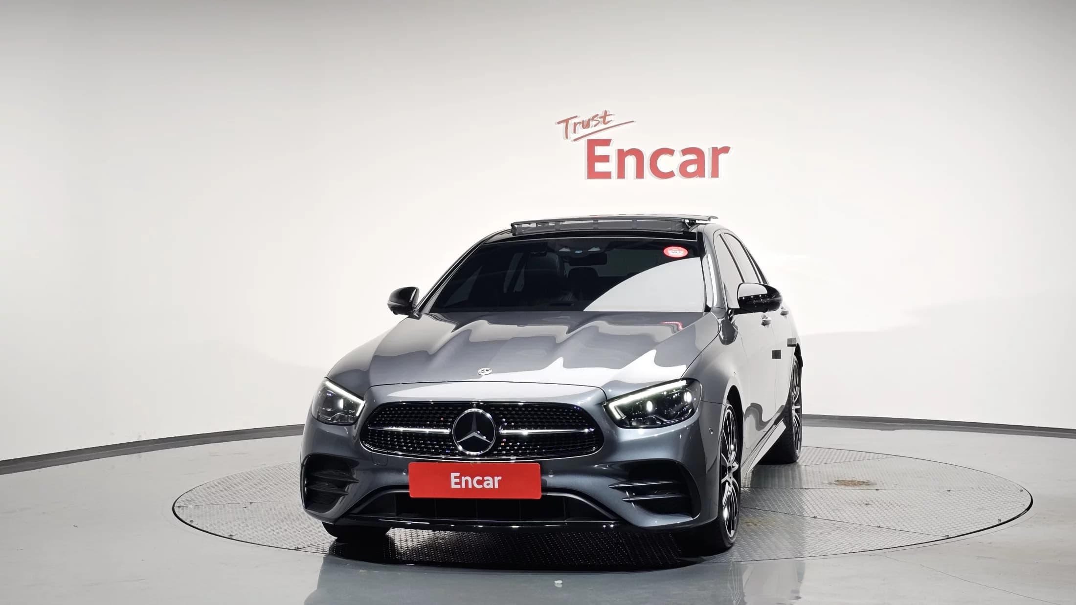 Mercedes-Benz E-Class E350 4MATIC AMG Line, 2023 г. 38160 км. — фото 2
