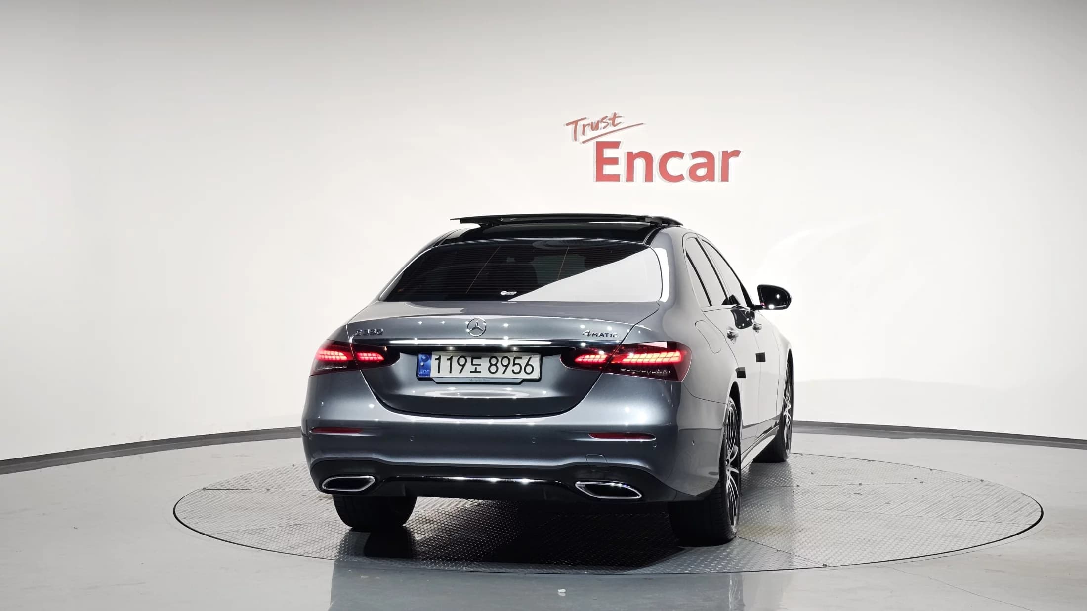 Mercedes-Benz E-Class E350 4MATIC AMG Line, 2023 г. 38160 км. — фото 3