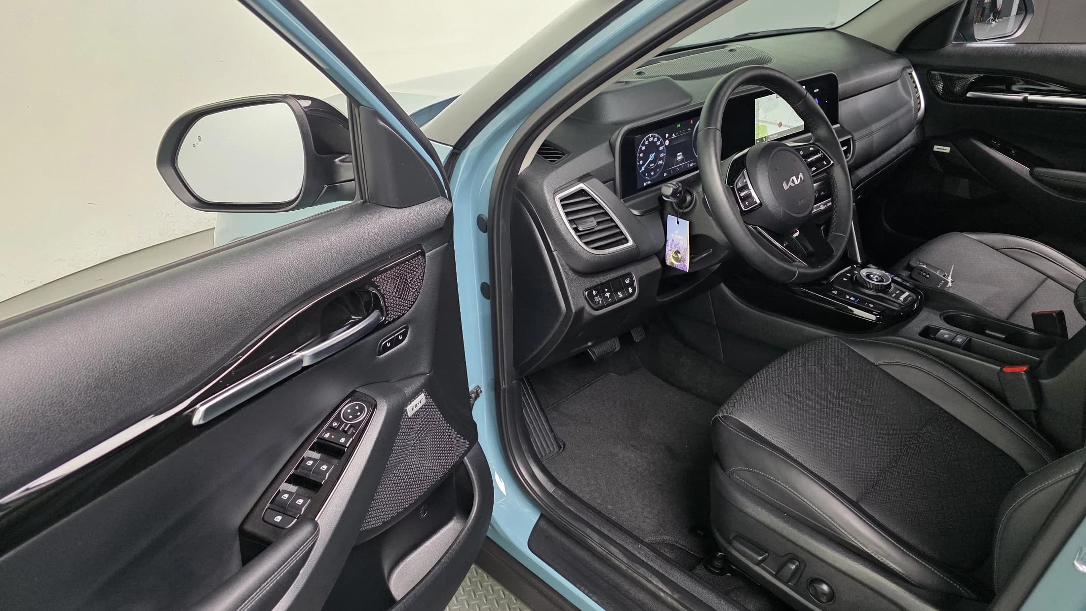 Kia Seltos Gasoline 1.6 Turbo 4WD Gravity, 2023 г. 21840 км. — фото 12