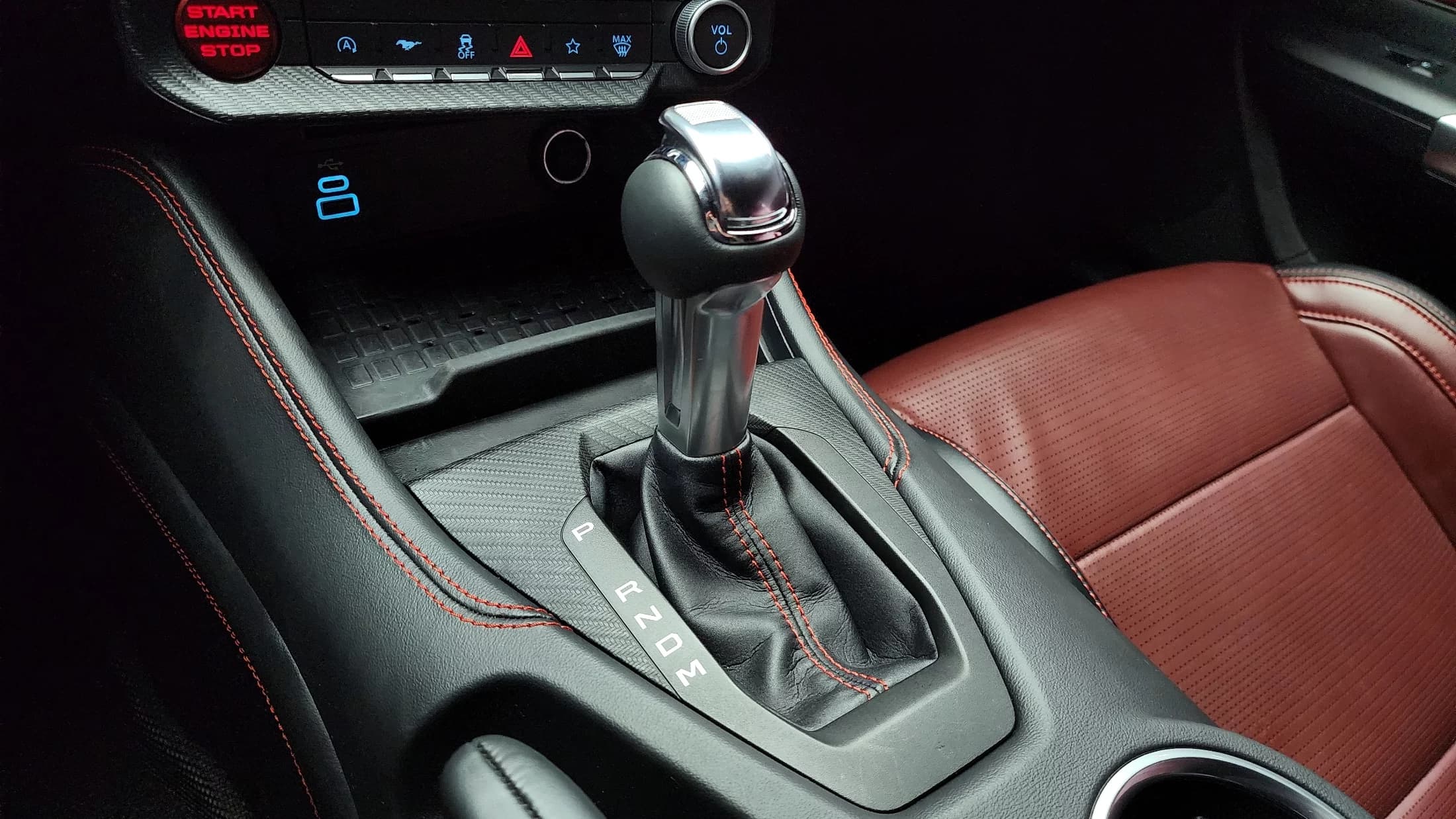 Ford MUSTANG 5.0 GT Premium Coupe, 2024 г. 37036 км. — фото 9