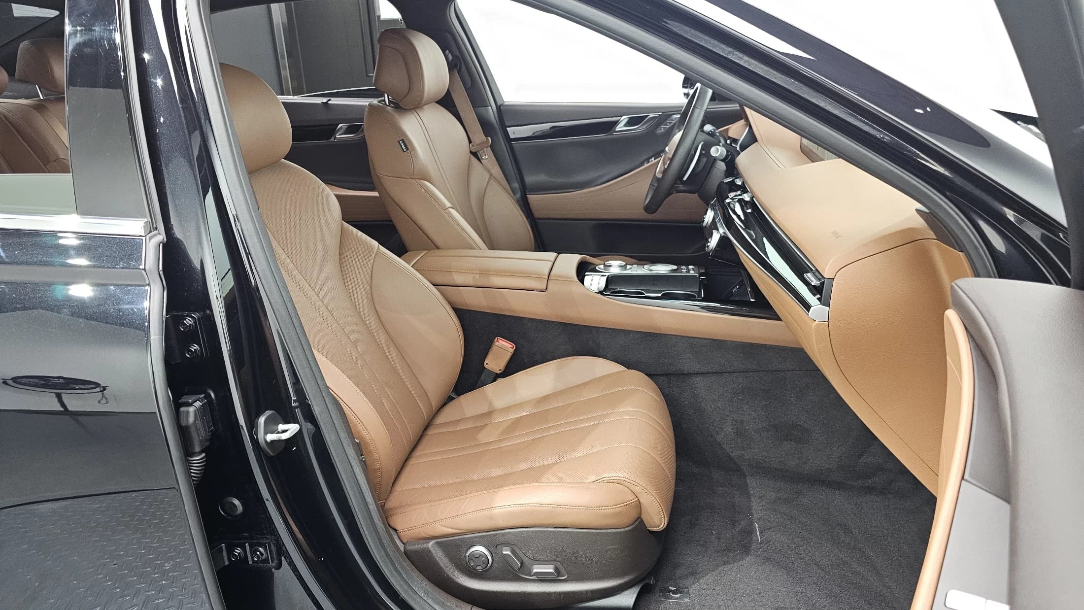 Genesis G80 Gasoline 2.5 Turbo AWD, 2021 г. 84669 км. — фото 10