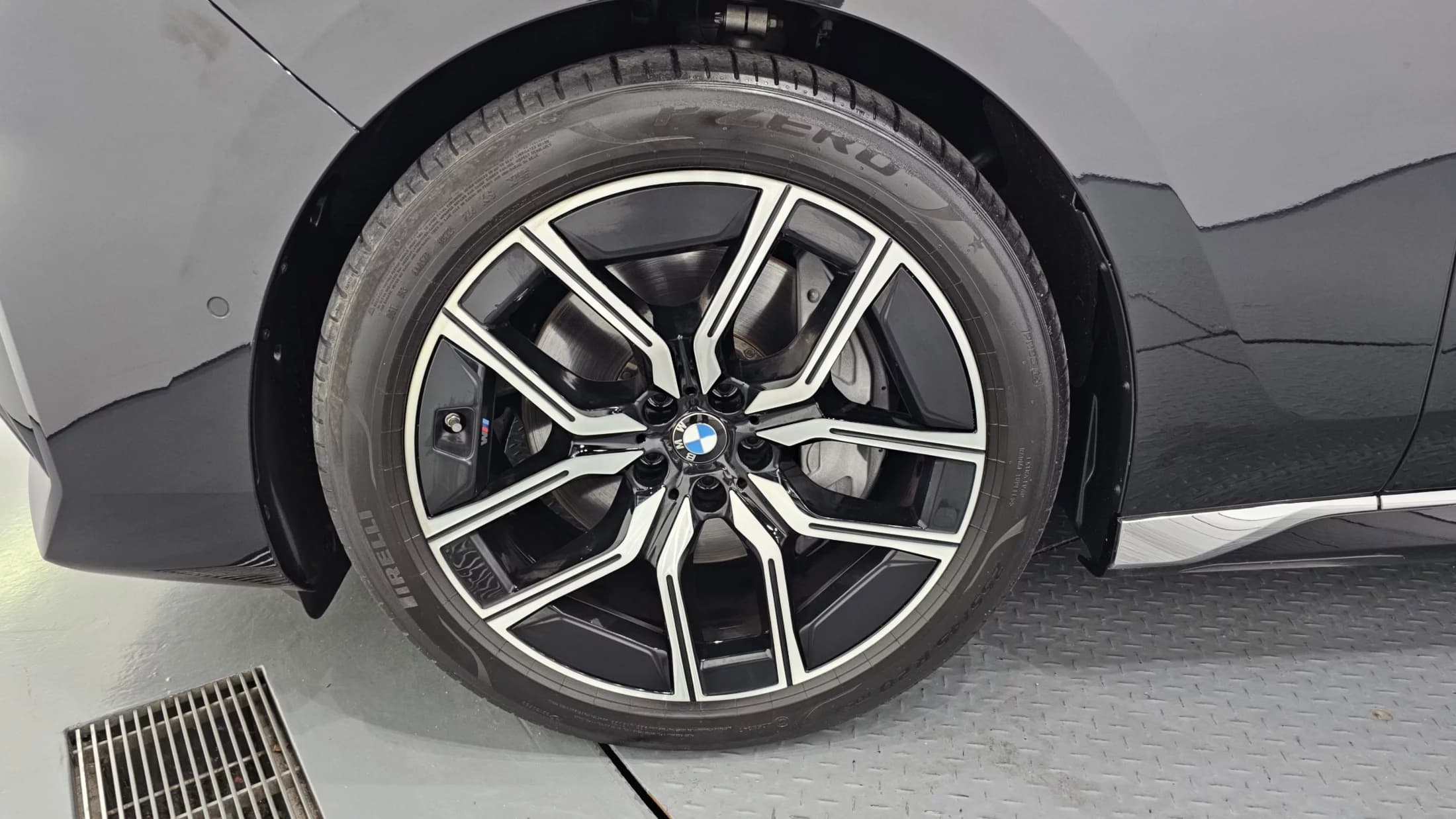 BMW 7-Series 740i sDrive M Sport, 2023 г. 21919 км. — фото 5