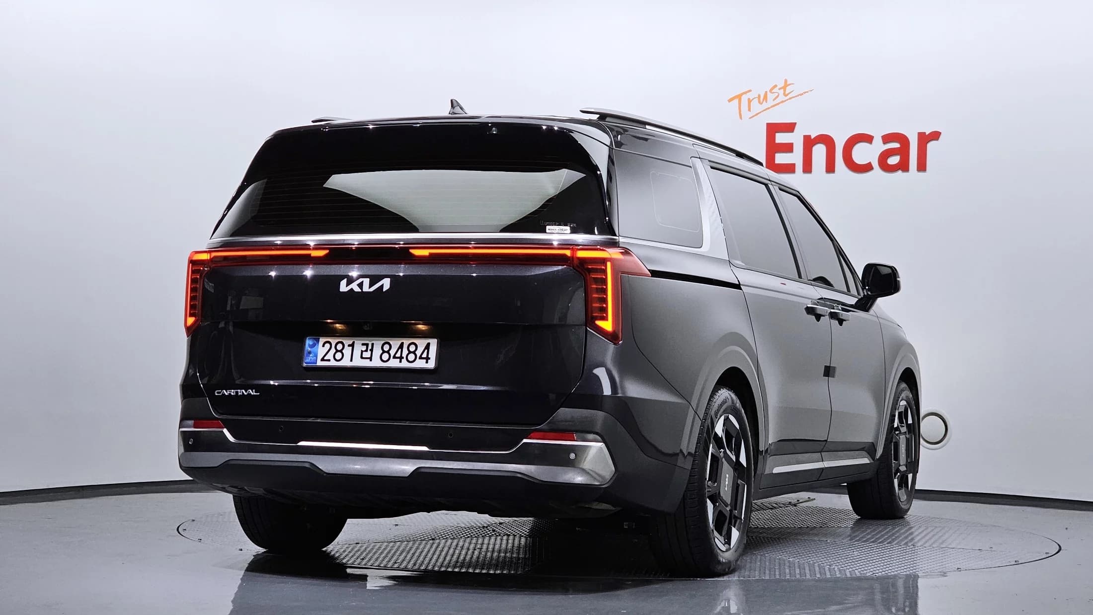 Kia Carnival Gasoline 7-Seater Signature, 2024 г. 26833 км. — фото 2