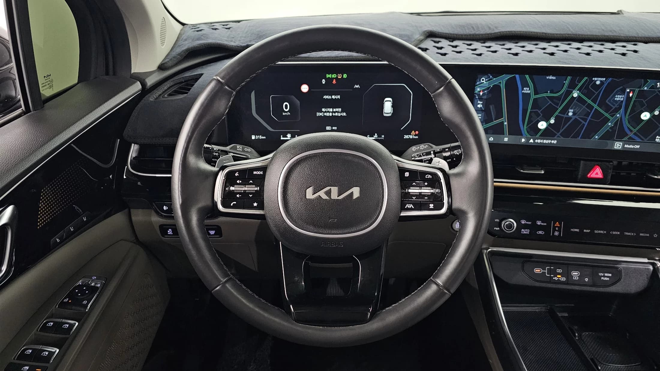 Kia Carnival Gasoline 7-Seater Signature, 2024 г. 26833 км. — фото 13