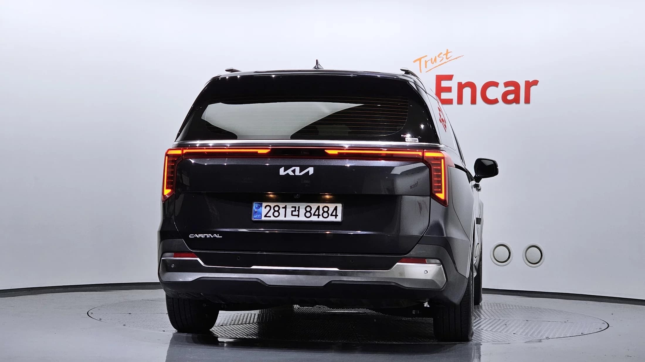 Kia Carnival Gasoline 7-Seater Signature, 2024 г. 26833 км. — фото 4