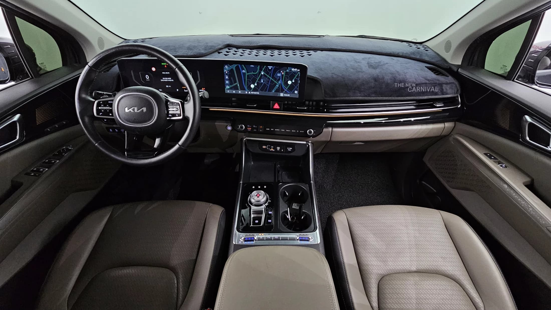 Kia Carnival Gasoline 7-Seater Signature, 2024 г. 26833 км. — фото 7