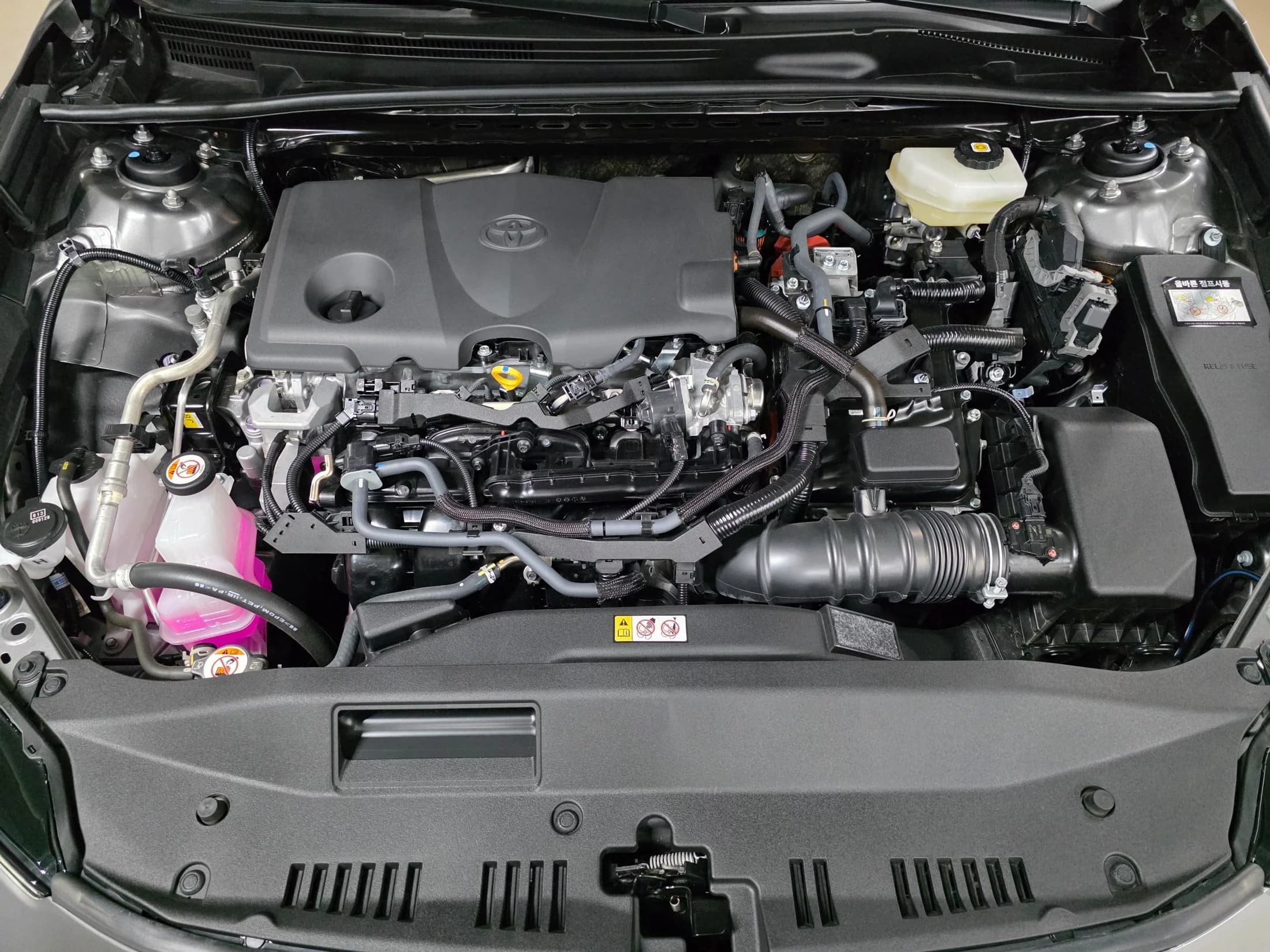Toyota CAMRY 2.5 XLE Hybrid, гибрид, 2025 г. 5933 км. — фото 6