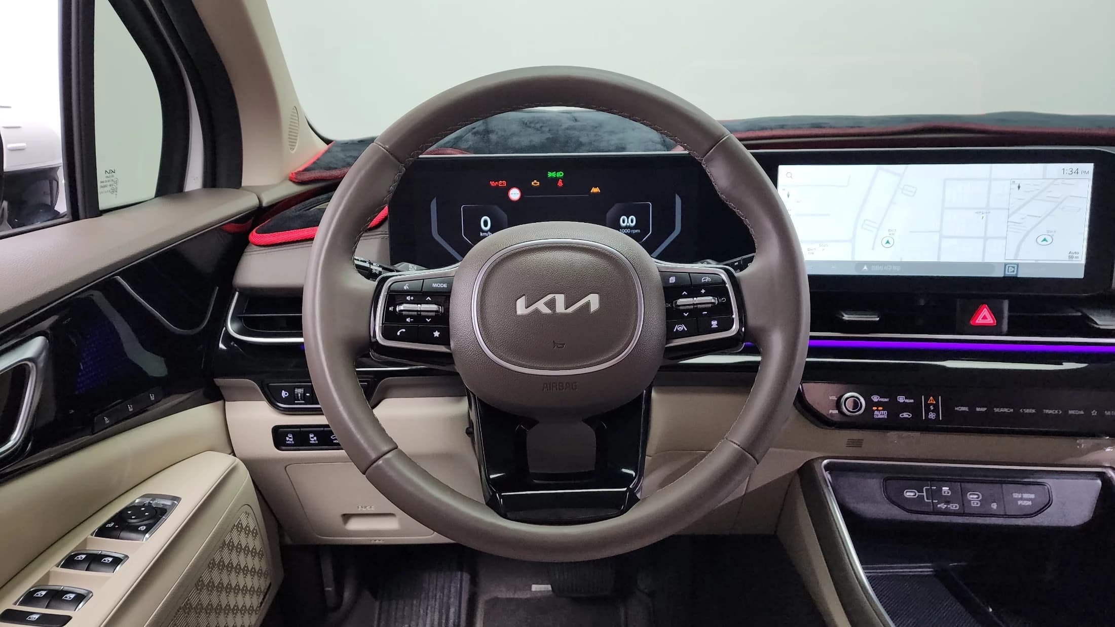 Kia Carnival Gasoline 7-Seater Hi Limousine Signature, 2024 г. 24042 км. — фото 13