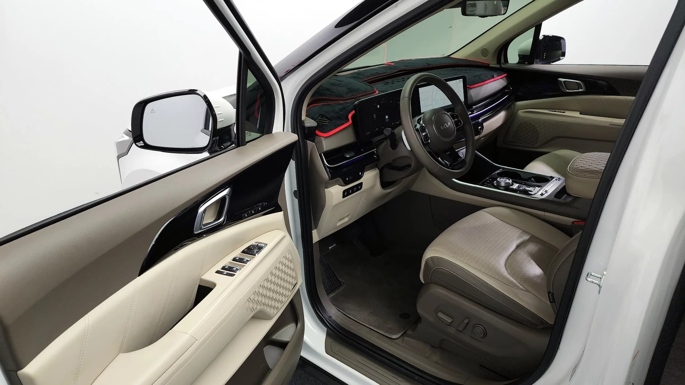 Kia Carnival Gasoline 7-Seater Hi Limousine Signature, 2024 г. 24042 км. — фото 10