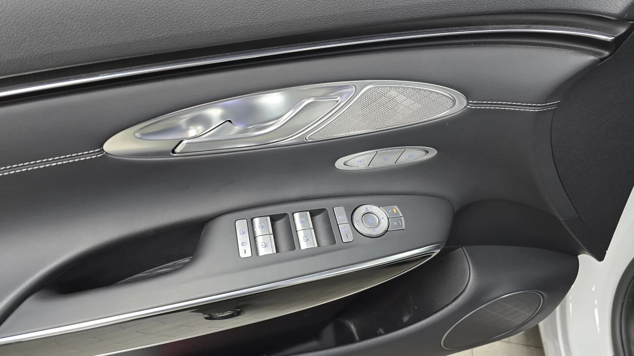 Genesis GV70 2.5T Gasoline AWD, 2023 г. 27689 км. — фото 17