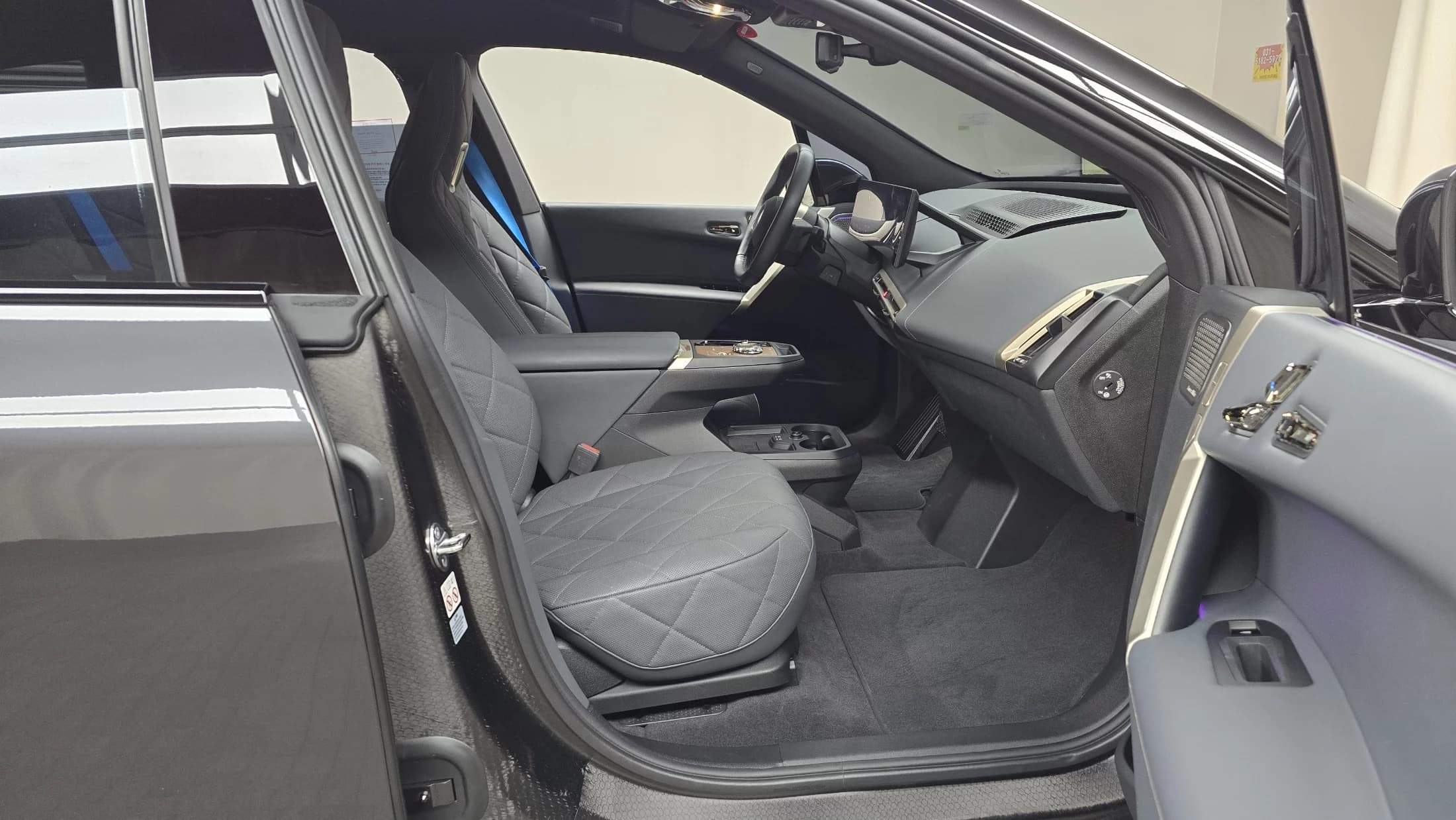 BMW iX xDrive50 Sports Plus, электромобиль, 2023 г. 17904 км. — фото 11