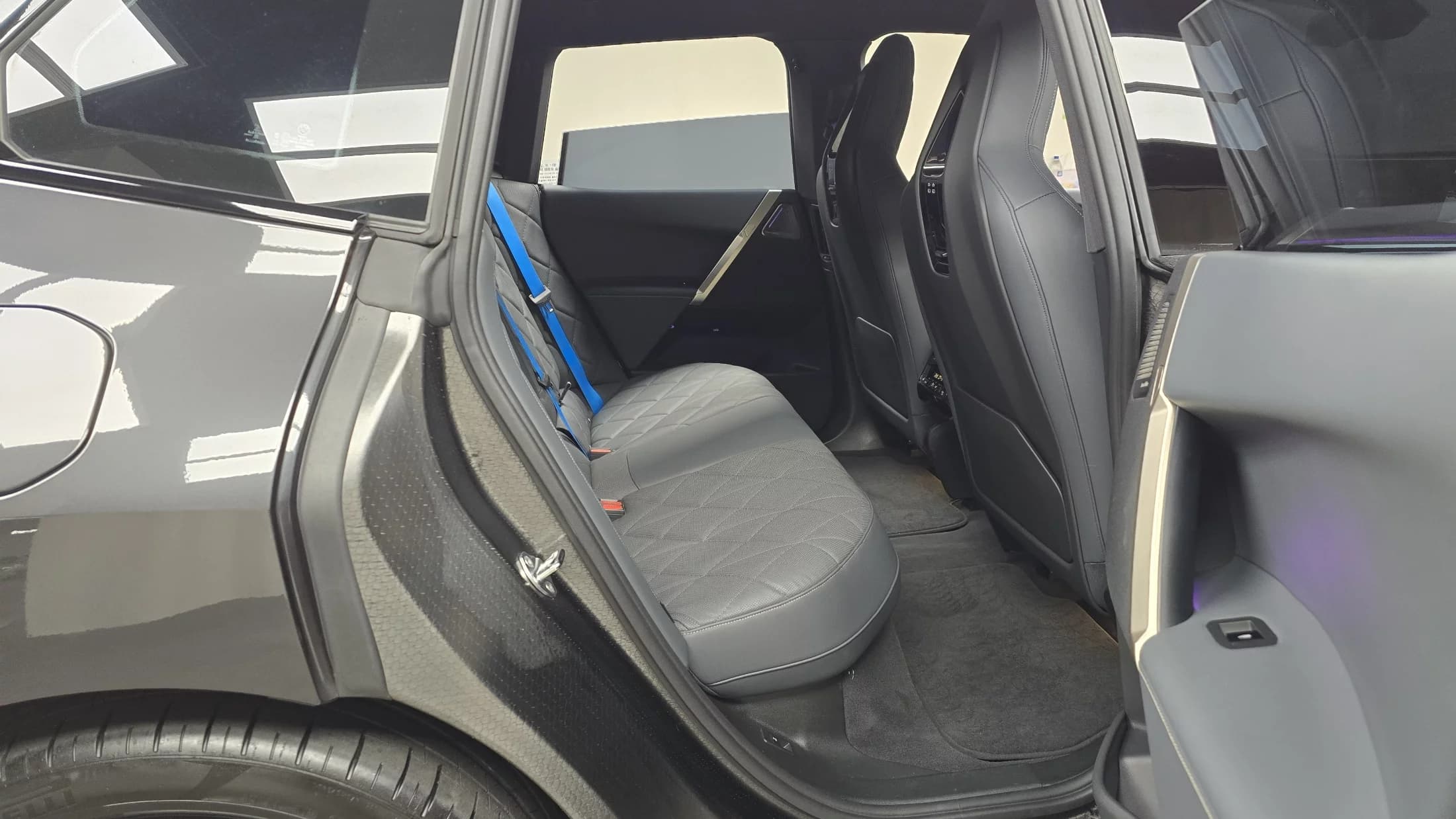 BMW iX xDrive50 Sports Plus, электромобиль, 2023 г. 17904 км. — фото 12