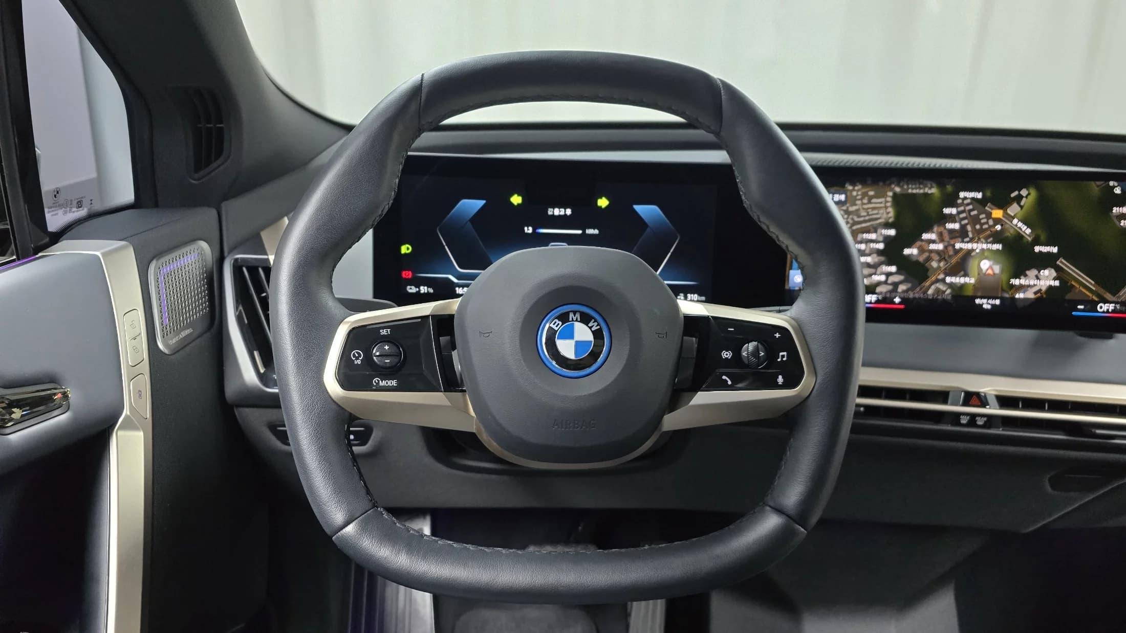 BMW iX xDrive50 Sports Plus, электромобиль, 2023 г. 17904 км. — фото 13
