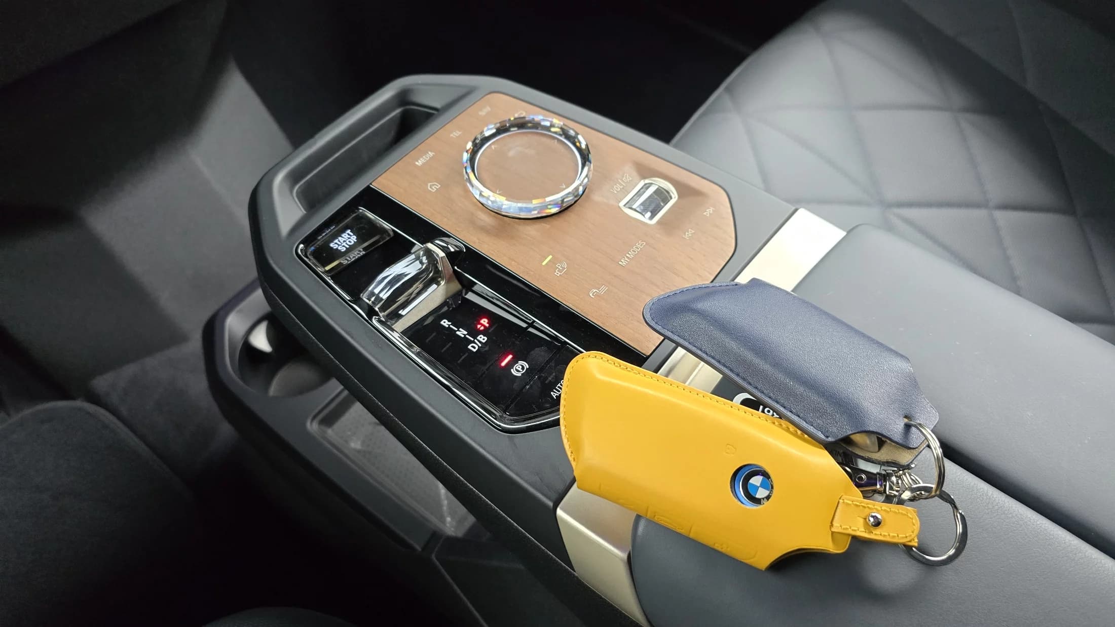 BMW iX xDrive50 Sports Plus, электромобиль, 2023 г. 17904 км. — фото 9
