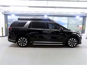 Kia Carnival 7-Seater Hi-Limousine Signature, 2021 г. 47449 км. — фото 2
