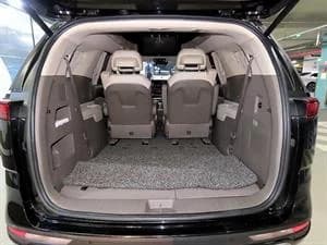Kia Carnival 7-Seater Hi-Limousine Signature, 2021 г. 47449 км. — фото 17
