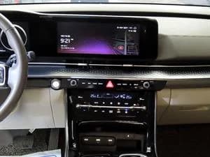 Kia Carnival 7-Seater Hi-Limousine Signature, 2021 г. 47449 км. — фото 10