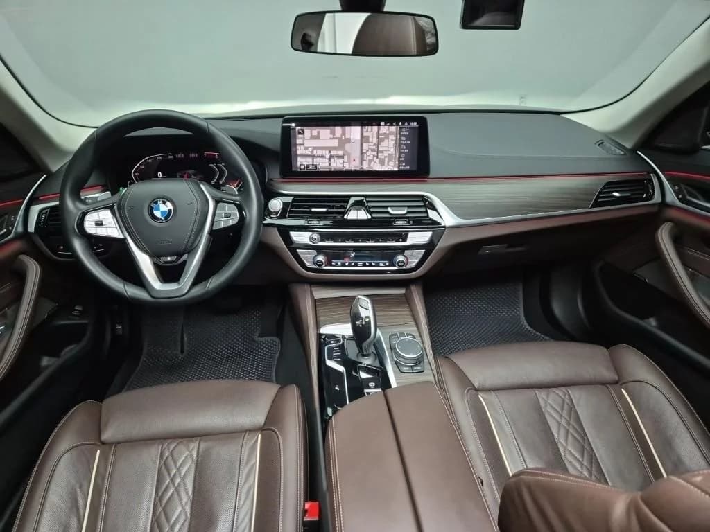 BMW 5-Series 530i xDrive Luxury, 2021 г. 128847 км. — фото 18