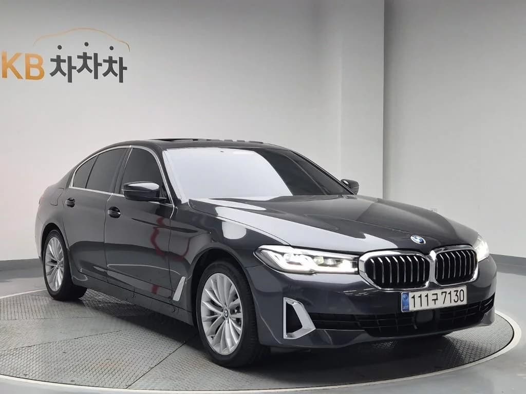 BMW 5-Series 530i xDrive Luxury, 2021 г. 128847 км. — фото 3