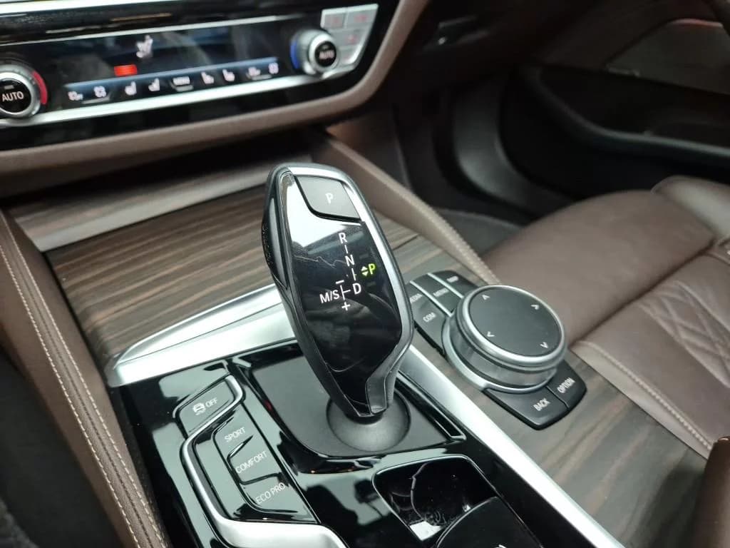 BMW 5-Series 530i xDrive Luxury, 2021 г. 128847 км. — фото 9