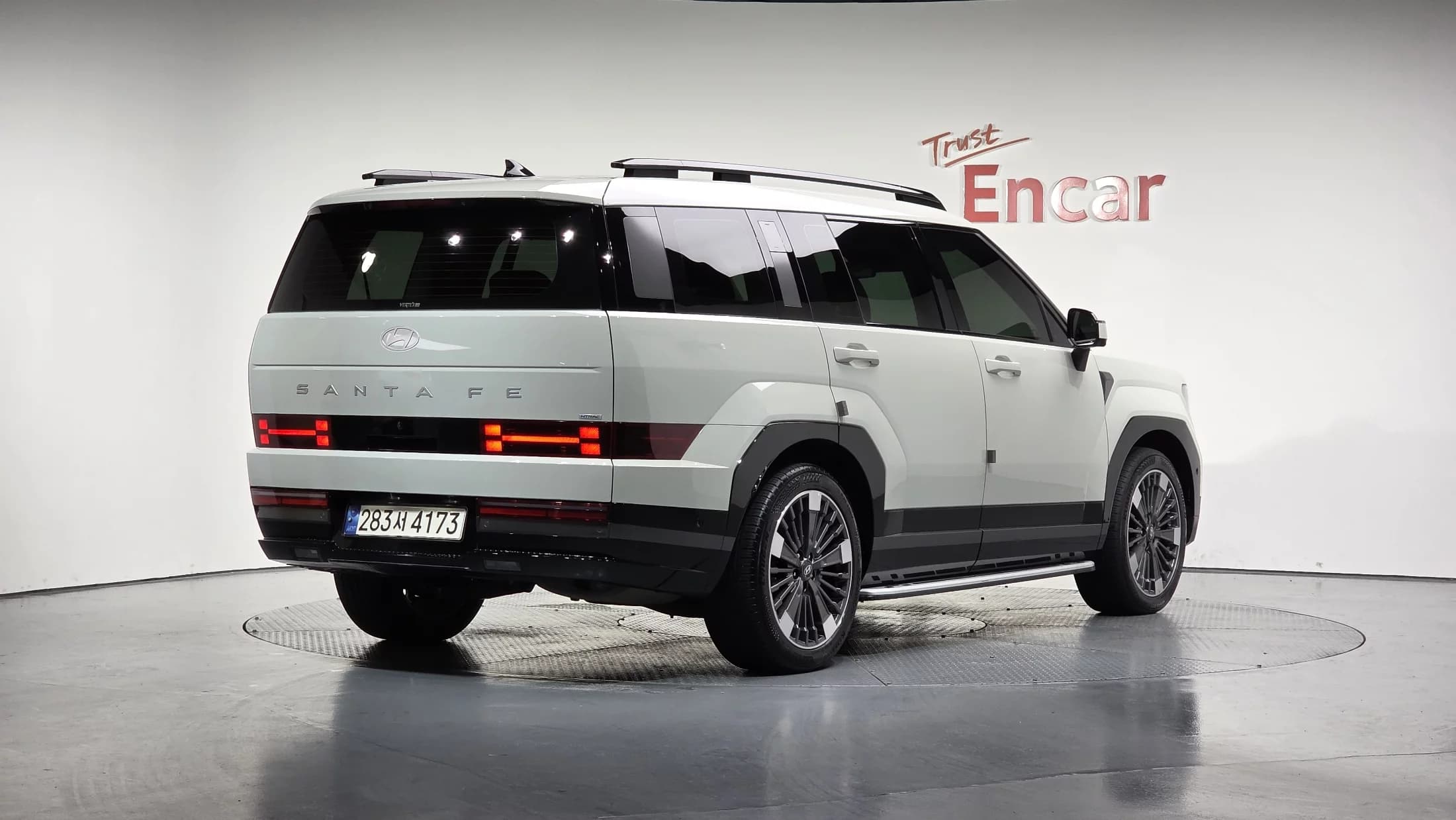 Hyundai Santa Fe HEV 1.6 4WD Calligraphy, гибрид, 2024 г. 25341 км.