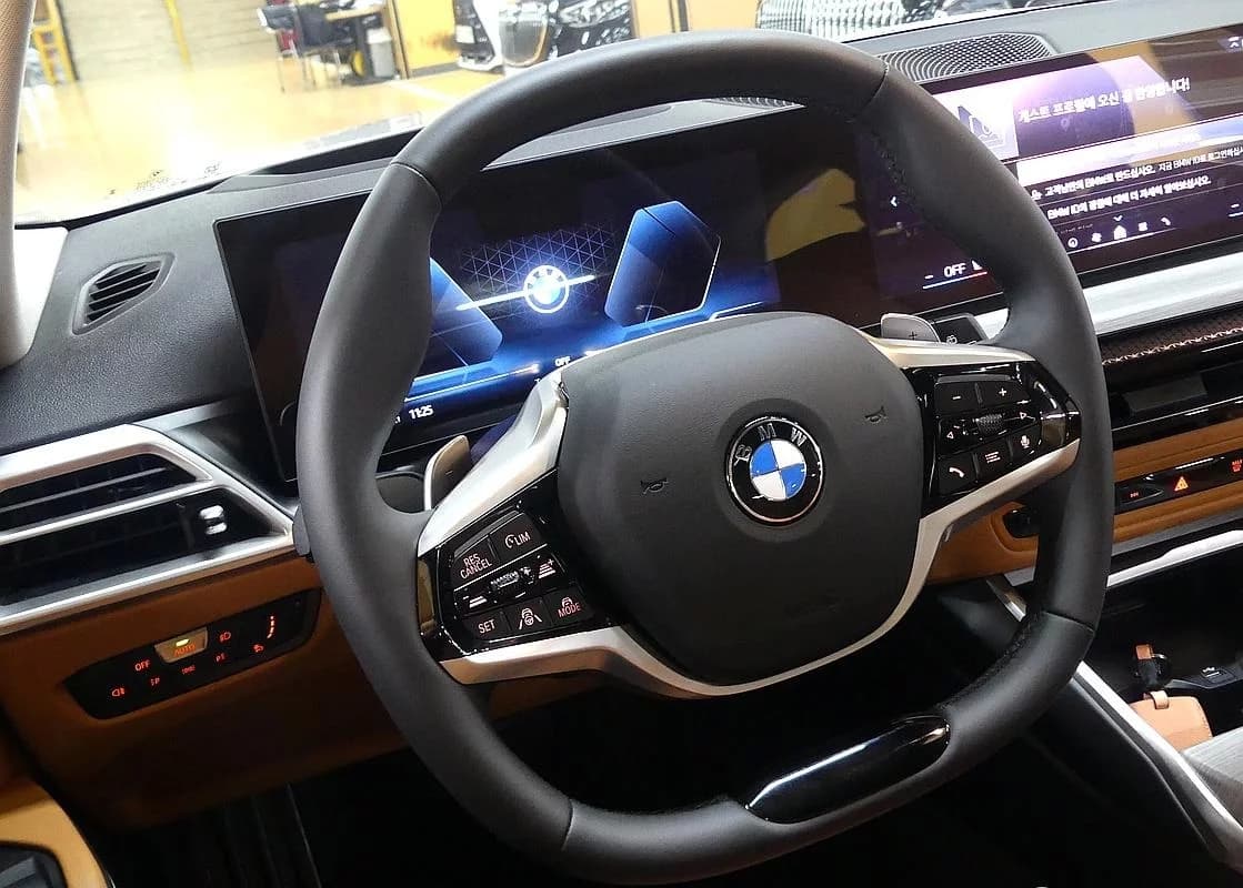 BMW 3-Series 320d Touring, 2025 г. 14104 км. — фото 12