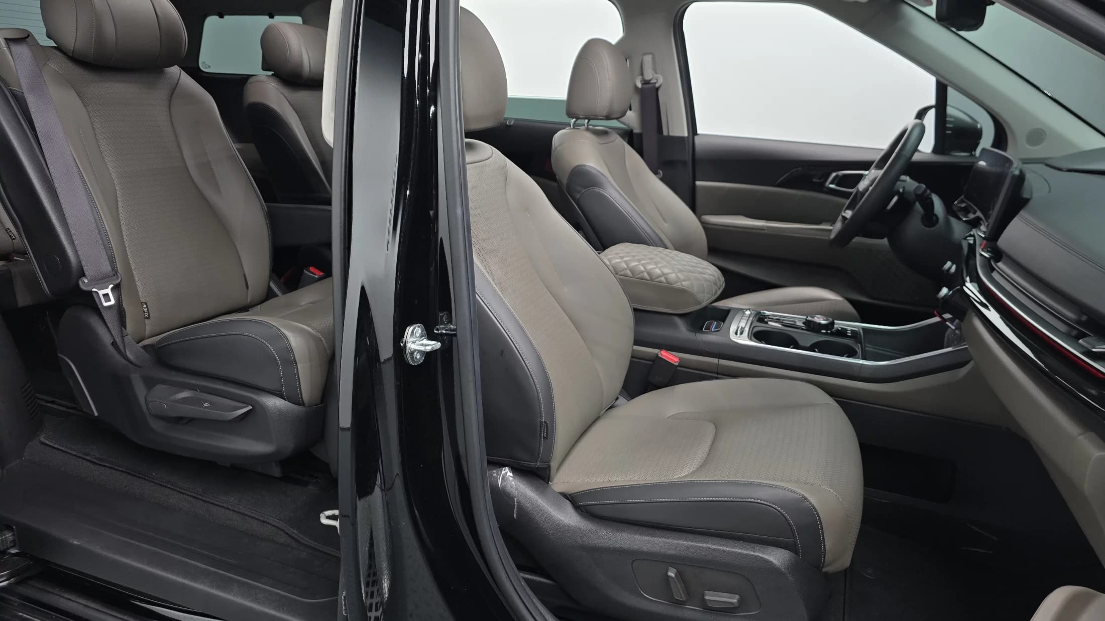Kia Carnival HEV 7seater Gravity, гибрид, 2024 г. 18430 км. — фото 10