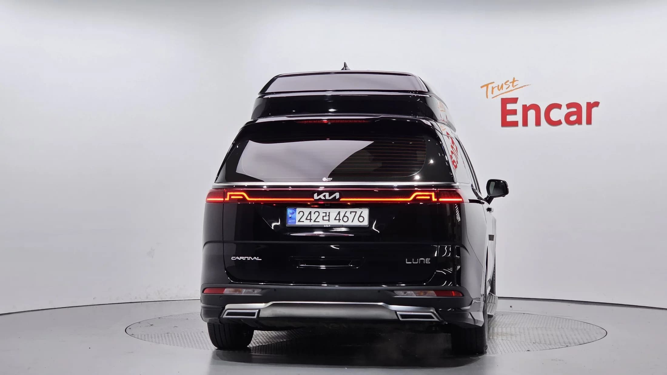 Kia Carnival Gasoline 9-seater Limousine(Special vehicle), 2023 г. 15492 км. — фото 4