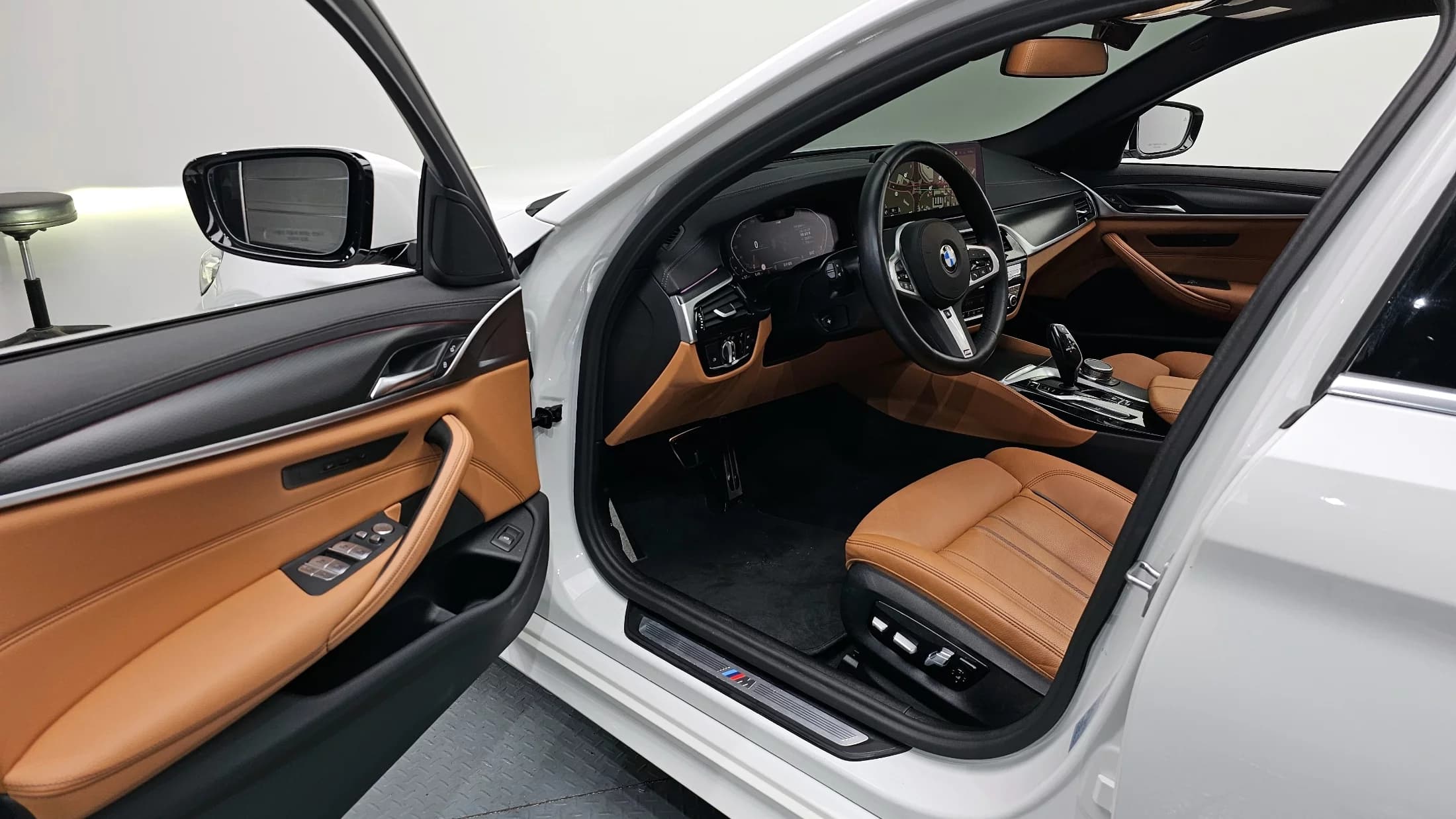 BMW 5-Series 520i M Sport, 2022 г. 33076 км. — фото 10