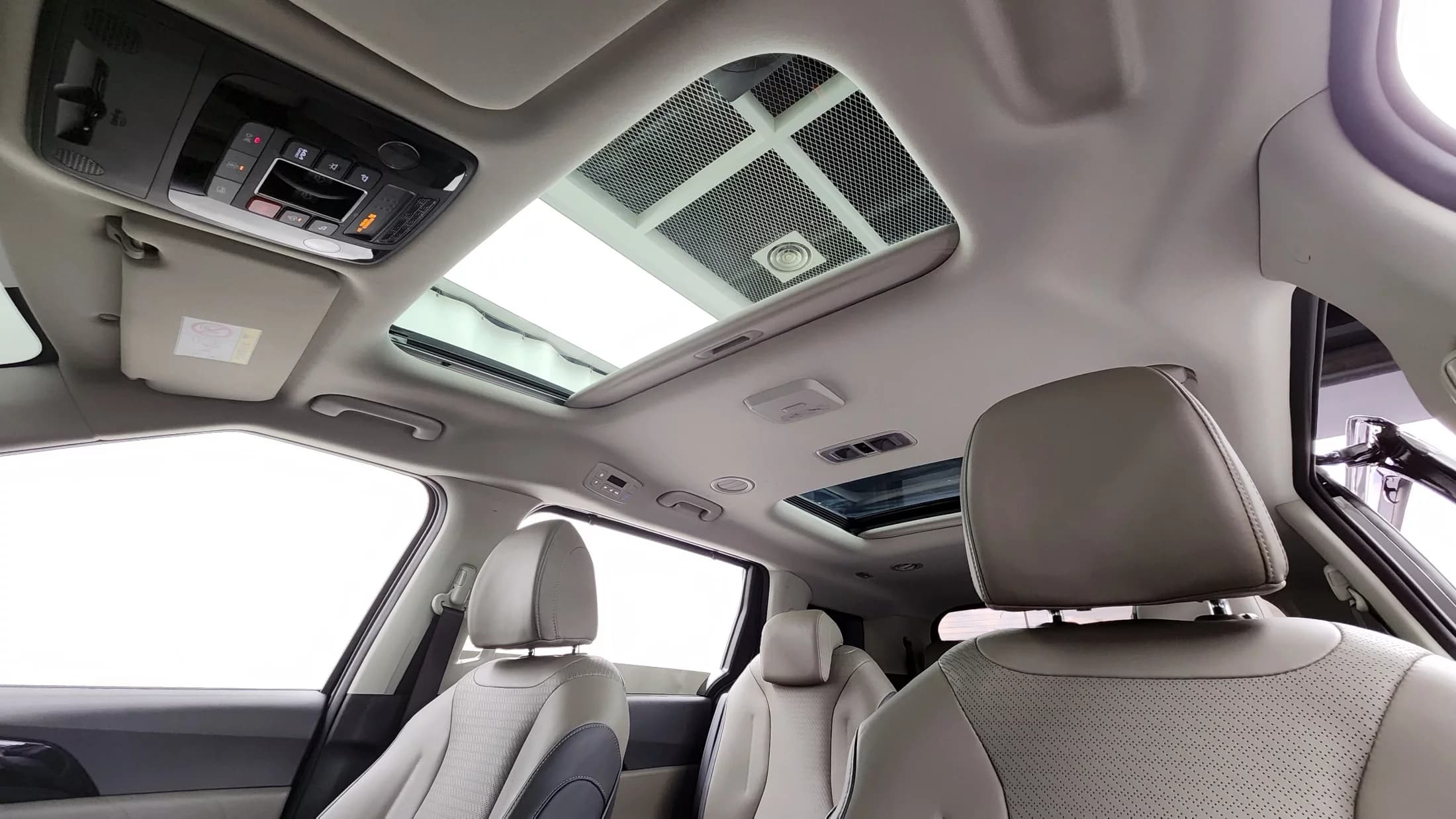 Kia Carnival HEV 9seater Gravity, гибрид, 2024 г. 23368 км. — фото 18