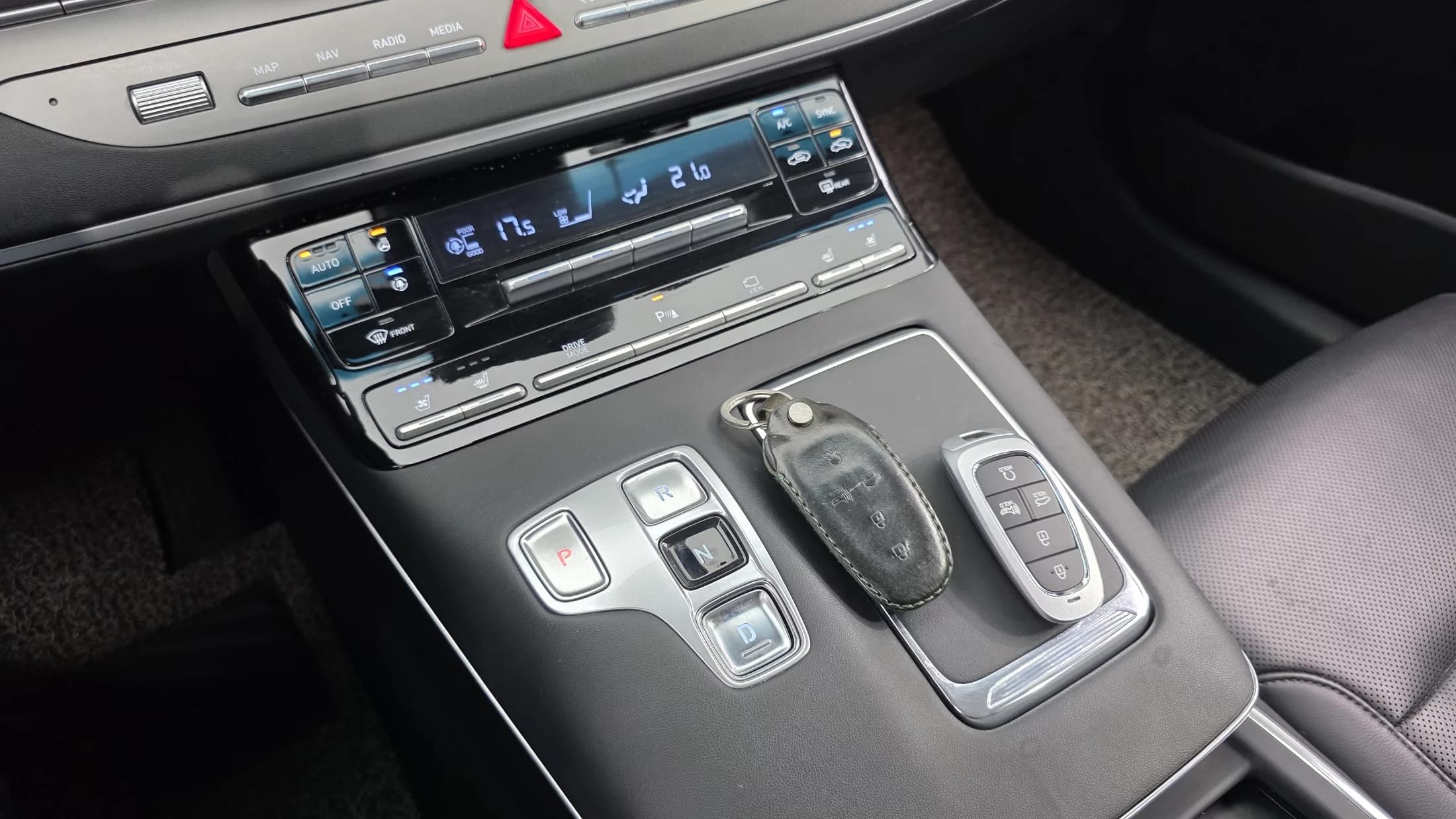 Hyundai Grandeur 2.5 Premium, 2022 г. 32530 км. — фото 9
