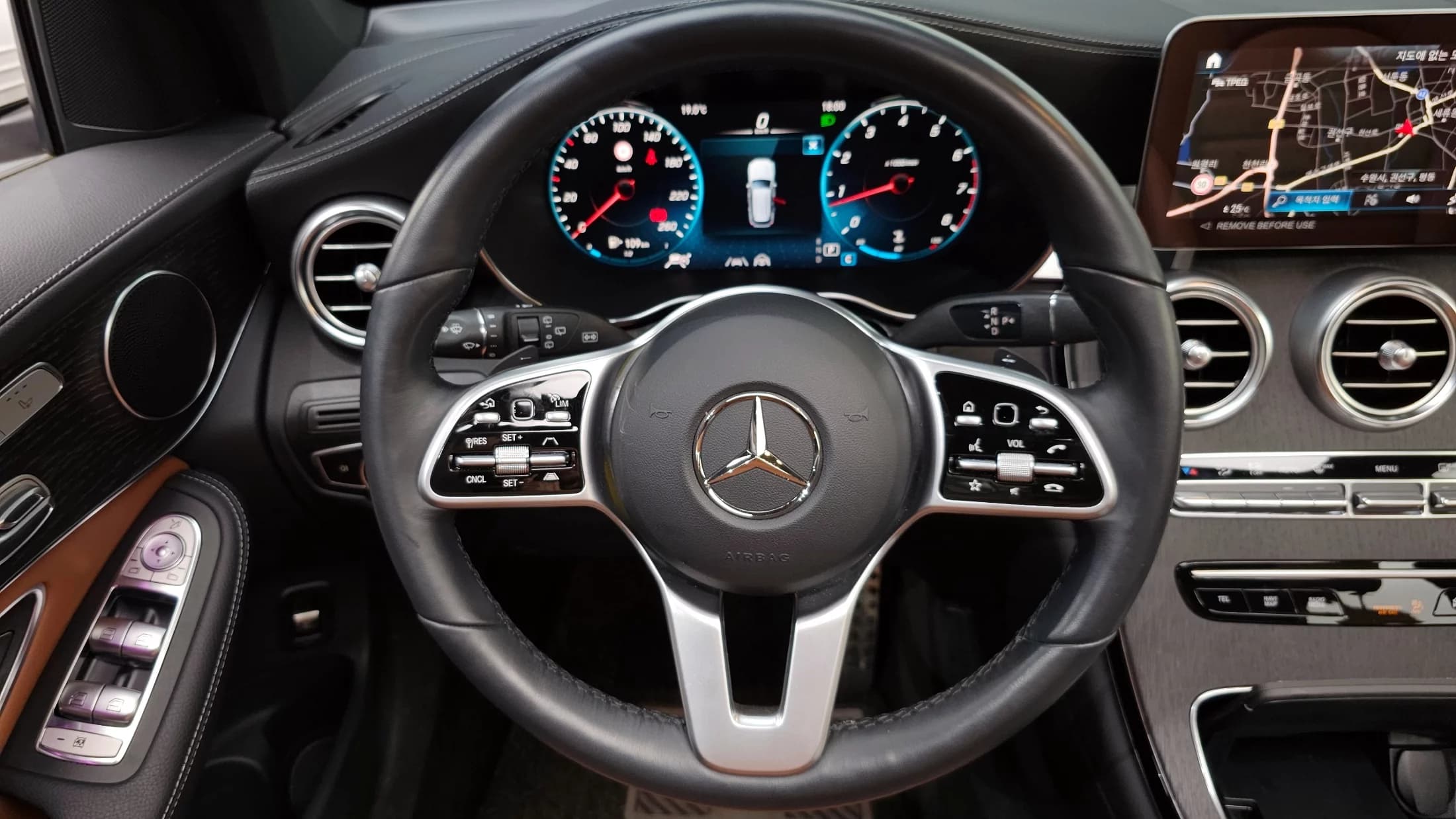 Mercedes-Benz GLC-Class GLC300 4MATIC, 2022 г. 28167 км. — фото 13